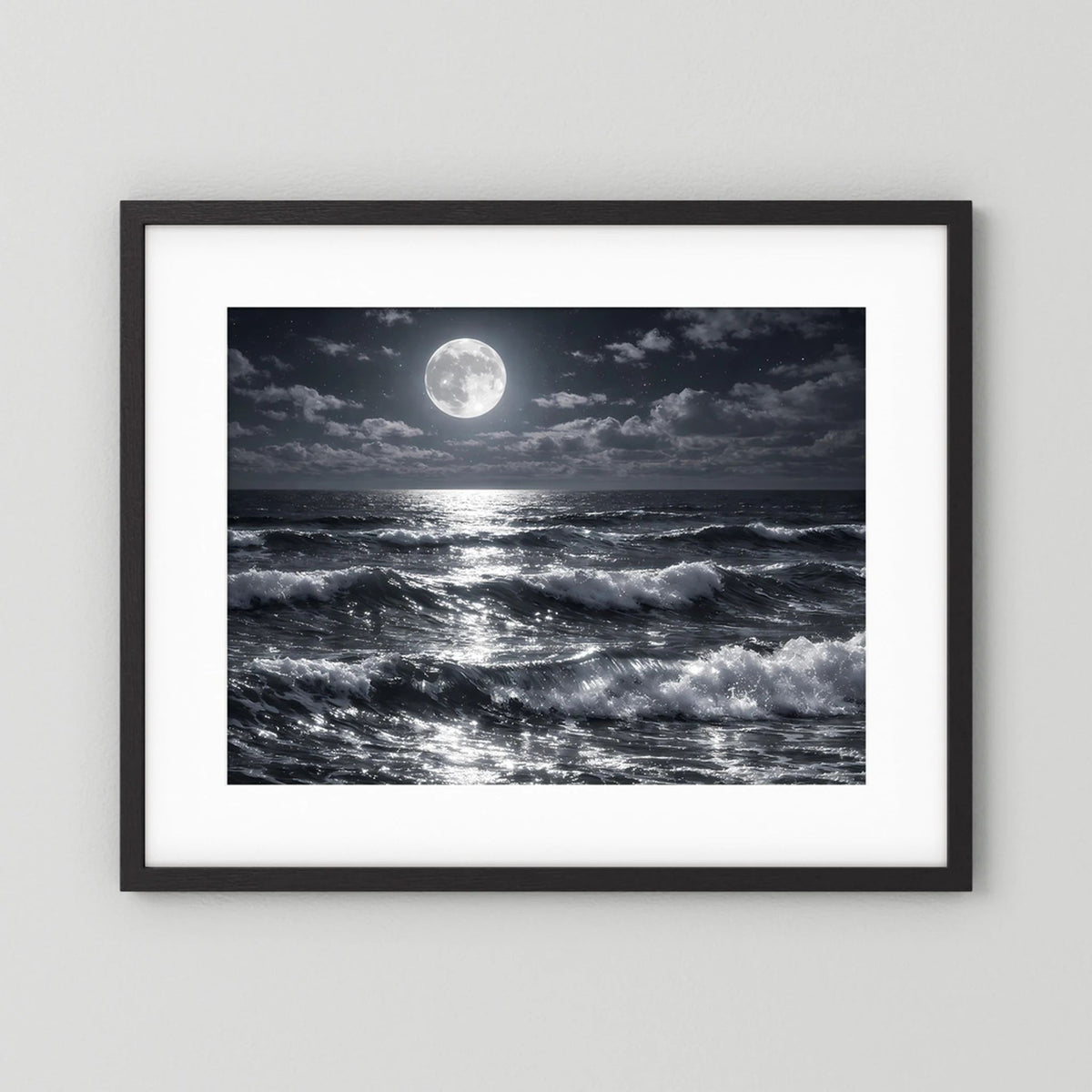 Meerwellen-Wandbild mit Vollmond, schwarzer Rahmen und weißer Passepartout, quer