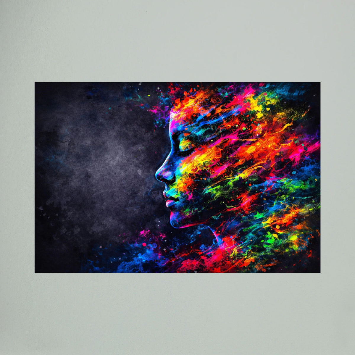 Abstraktes Wandbild mit Frauenprofil in bunten Farben und dunklem Hintergrund, Querformat.