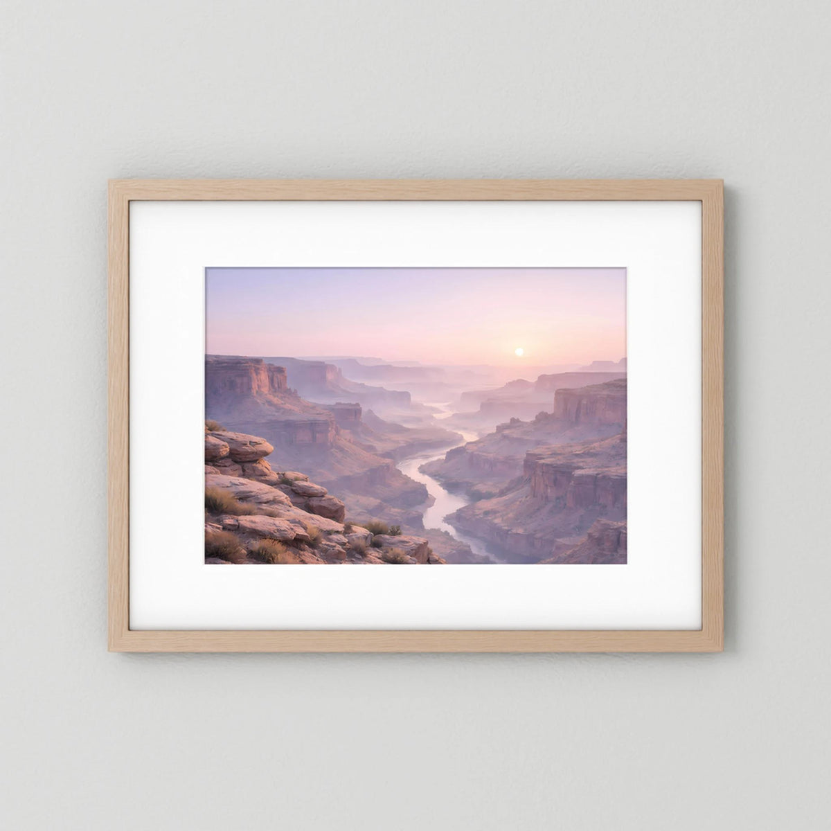 Querformatiges Canyon-Wandbild im hellen Holzrahmen