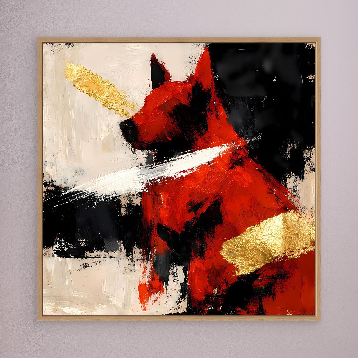 Quadratisches Wandbild mit abstraktem Hund in Rot, Gold und Schwarz im braunen Holzrahmen