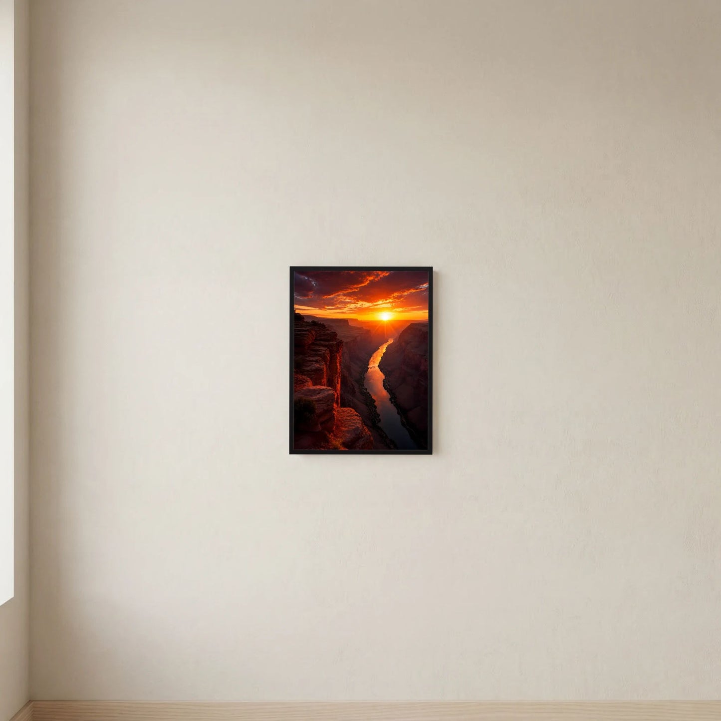 Kleines Poster im schwarzen Rahmen mit Sonnenuntergang über einer Felsenschlucht