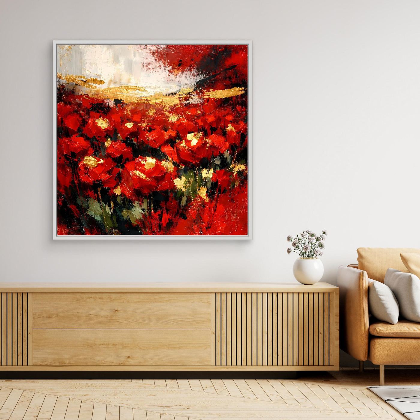 Gerahmtes abstraktes Blumen-Wandbild mit roten Blüten und goldenen Akzenten, weißer Rahmen
