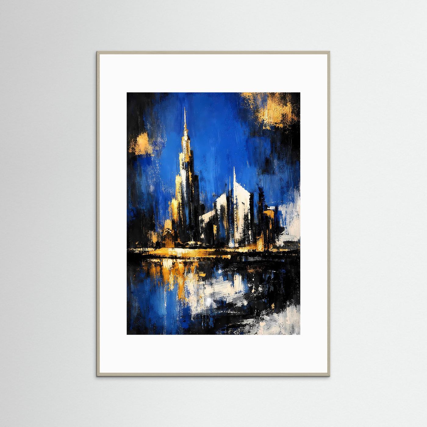 Kunstposter Skyline abstrakt in Royalblau, Gold und dunkel, beiger Rahmen
