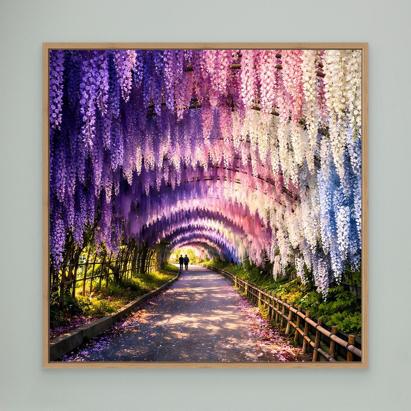 Leinwandbild mit lila Blütenregen-Tunnel über Weg, Eichenrahmen