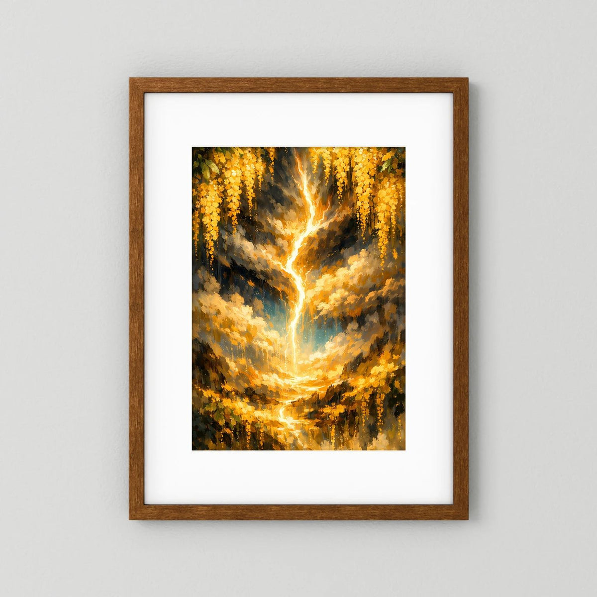 Hochformat-Poster mit goldenem Lebensbaum und Lichtflammen, in braunem Holzrahmen mit weißem Passepartout