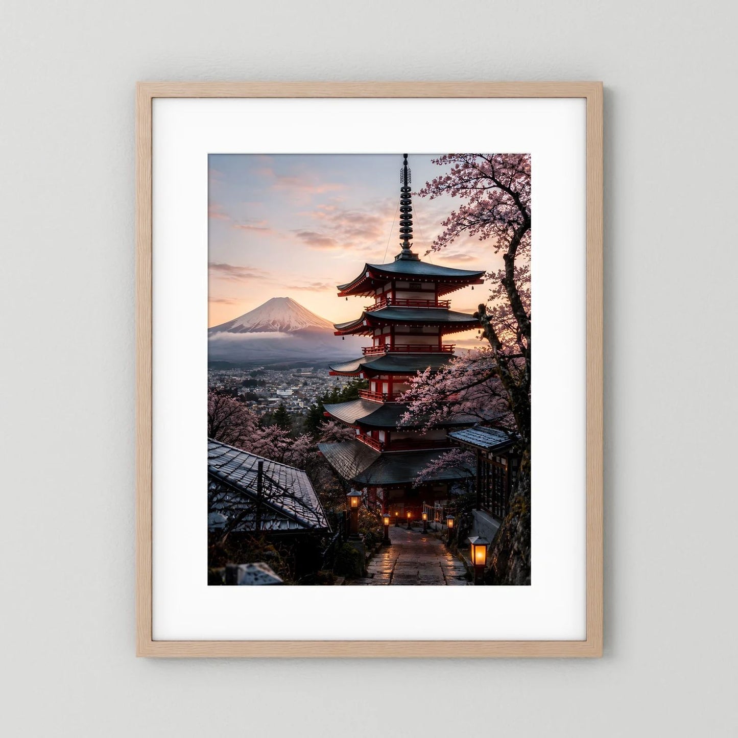 Japan-Pagode Poster im Hochformat mit Kirschblüten und Fuji bei Sonnenuntergang, helles Holzrahmen-Design