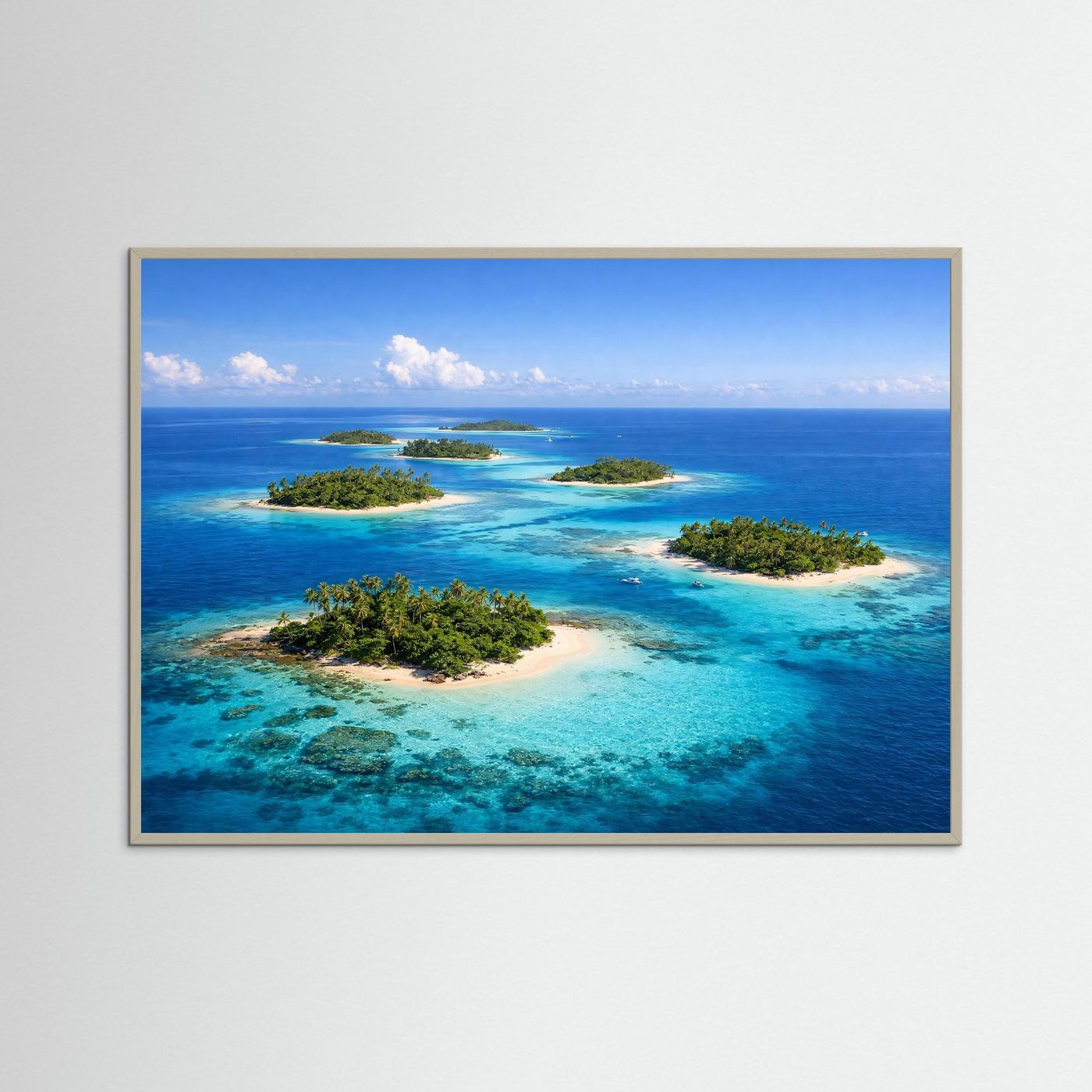 Naturposter mit Inseln im türkisblauen Meer, beiger Rahmen