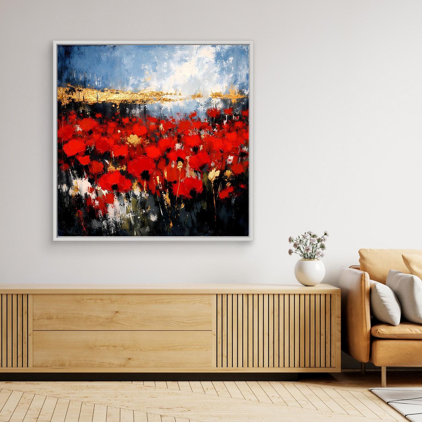 Abstraktes Wandbild mit blauen Farbfeldern, roten Blumen und goldenen Akzenten, weißer Rahmen