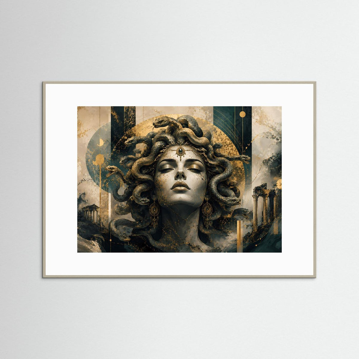 Gerahmtes Querformat-Poster mit Medusa, goldenen Schlangen, schwarz-grauem Porträt, hellem Rahmen