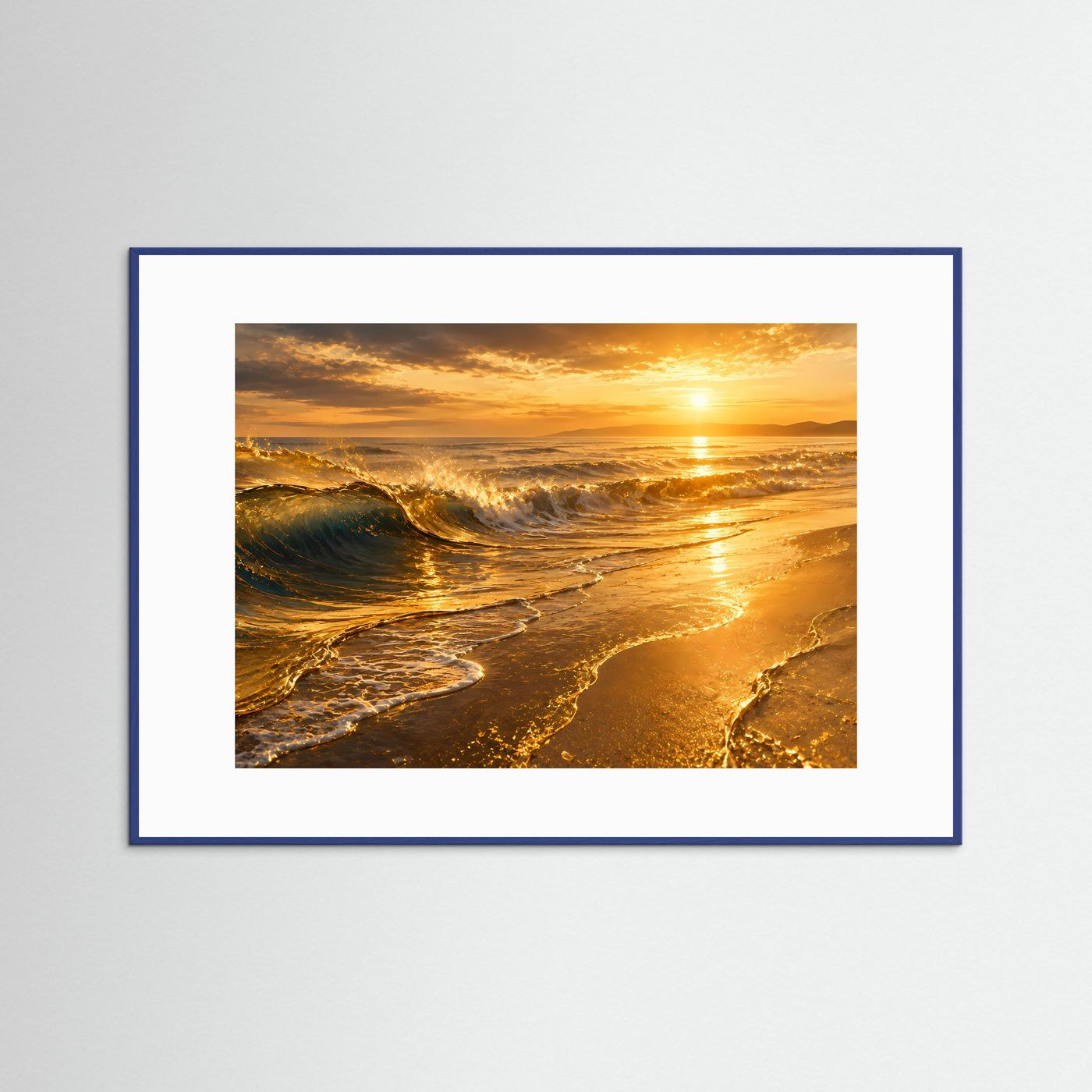 Goldener Sonnenuntergang am Meer | Leuchtende Wellen & Traumstrand