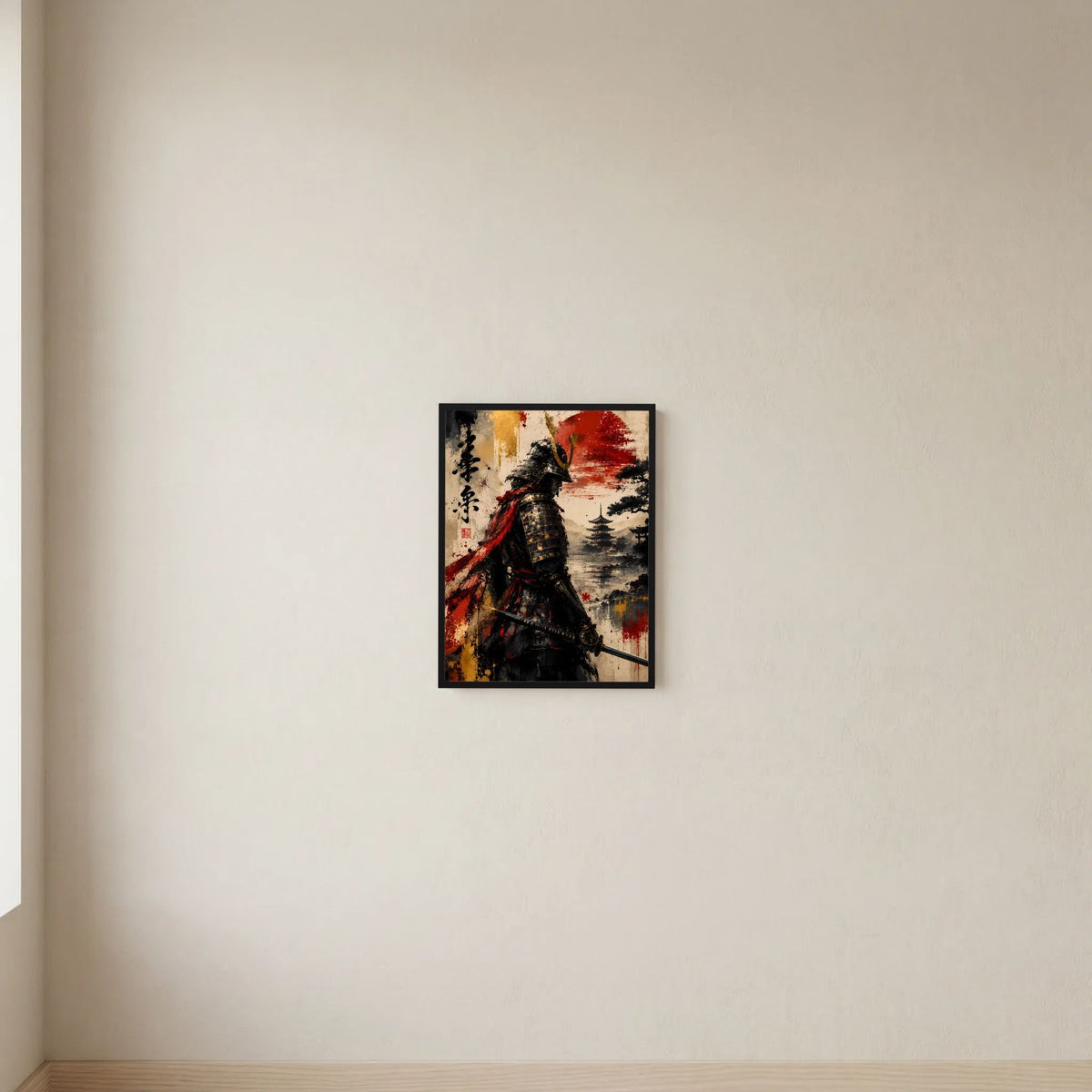 Poster im schwarzen Rahmen mit Samurai in Schwarz, roter Sonne und orange-roter Farbfläche.