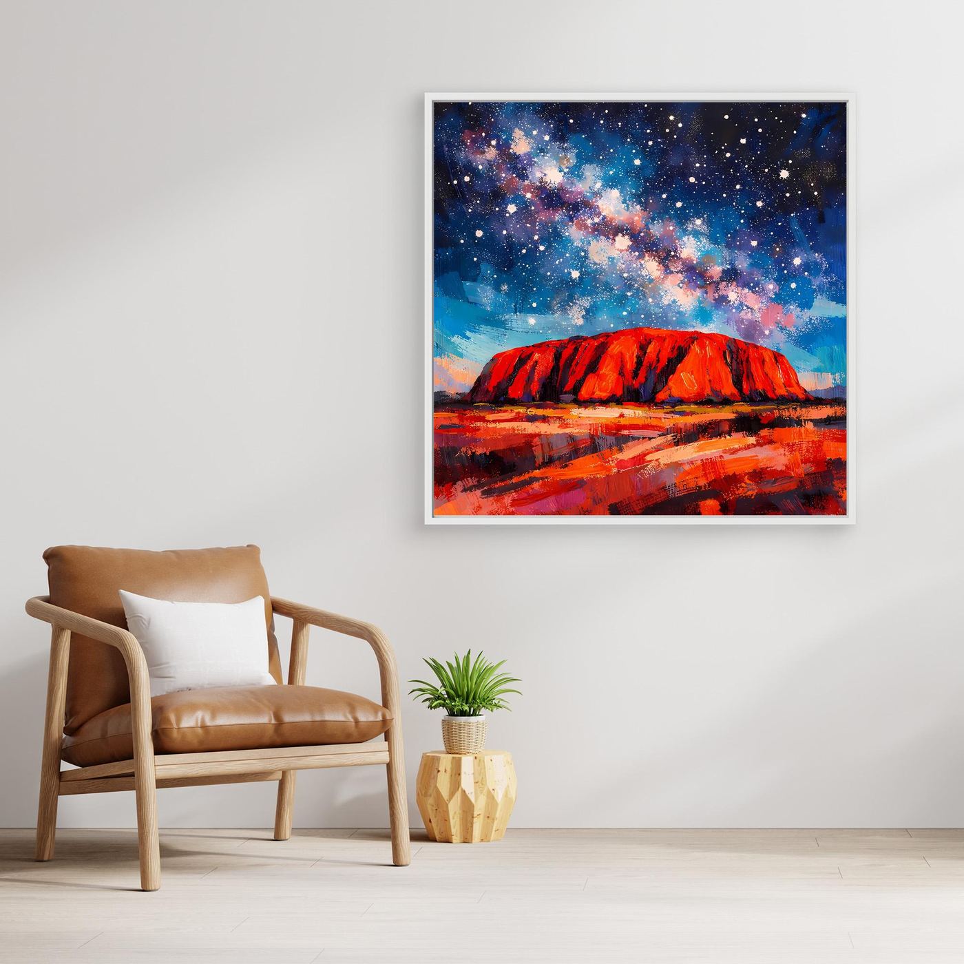 Wandbild mit Sternenhimmel und Milchstraße; roter Felsen und rote Reflexe am Boden, abstrakt