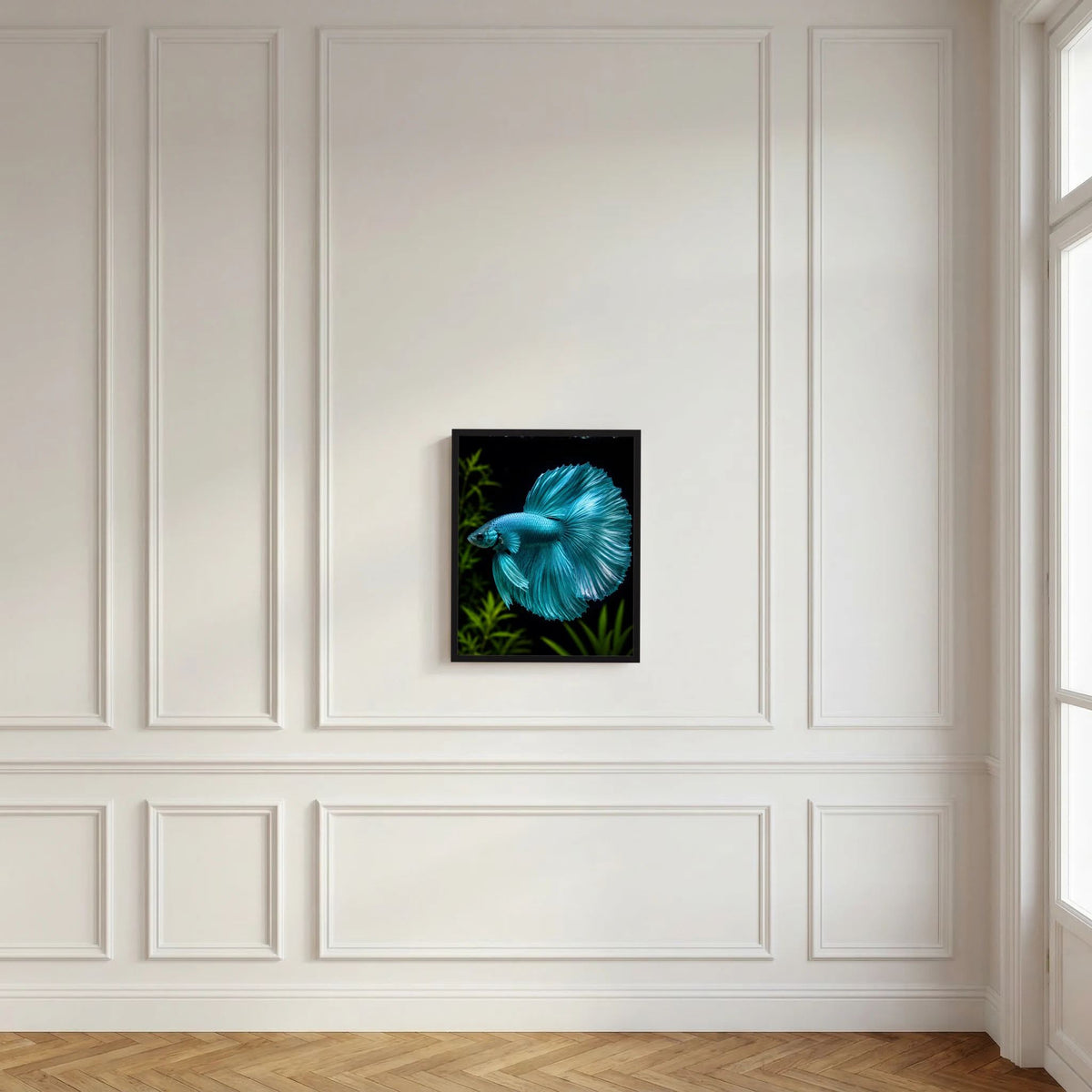 Kunstposter mit türkisfarbenem Kampffisch im Hochformat, kleines Motiv mit Wasserpflanzen