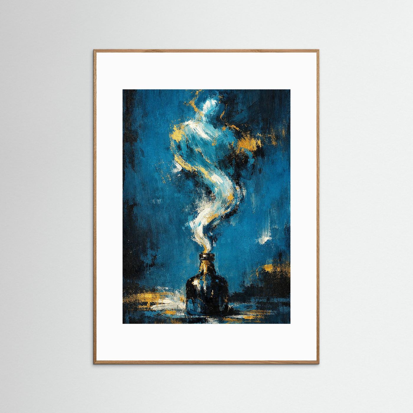 Hochformatiges Kunstposter im hellbraunen Holzrahmen, abstrakter Dschinn in Blau mit Goldakzenten.