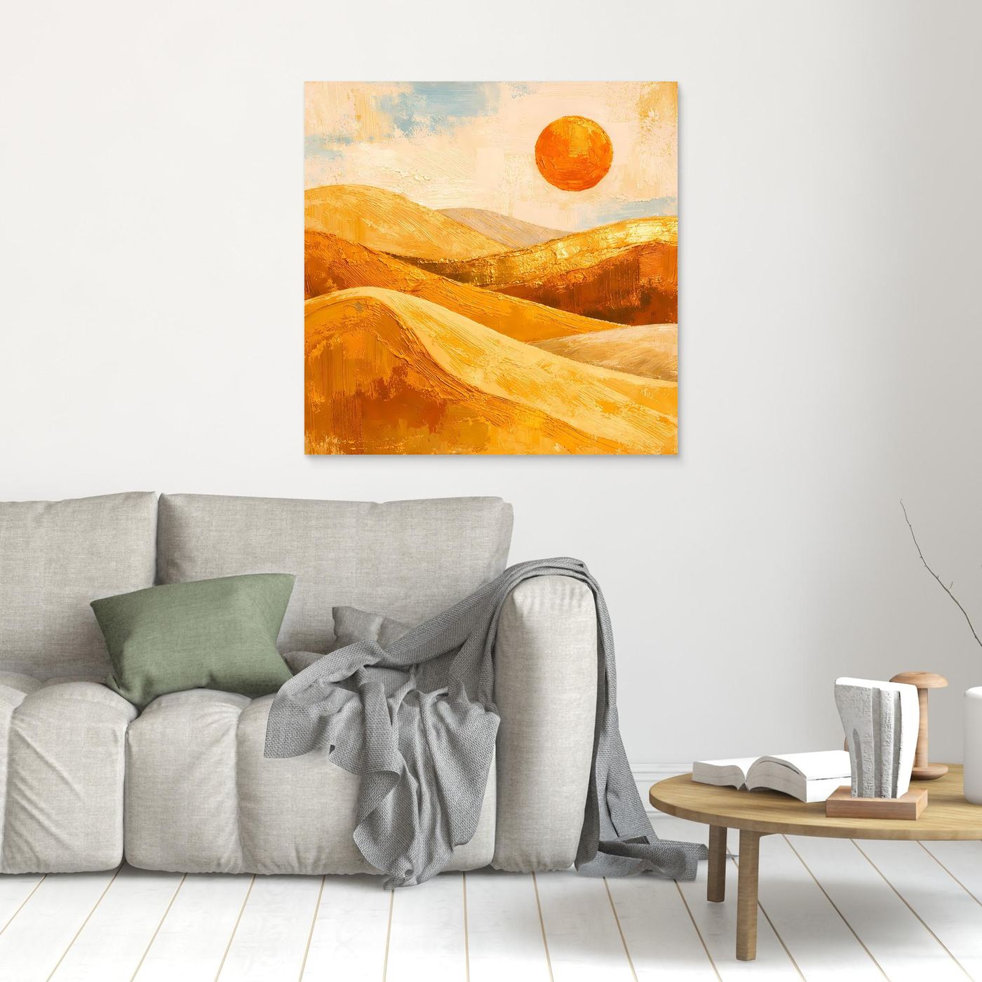 Quadratisches Wandbild mit abstrakten Dünen und orangefarbener Sonne, hell gerahmt