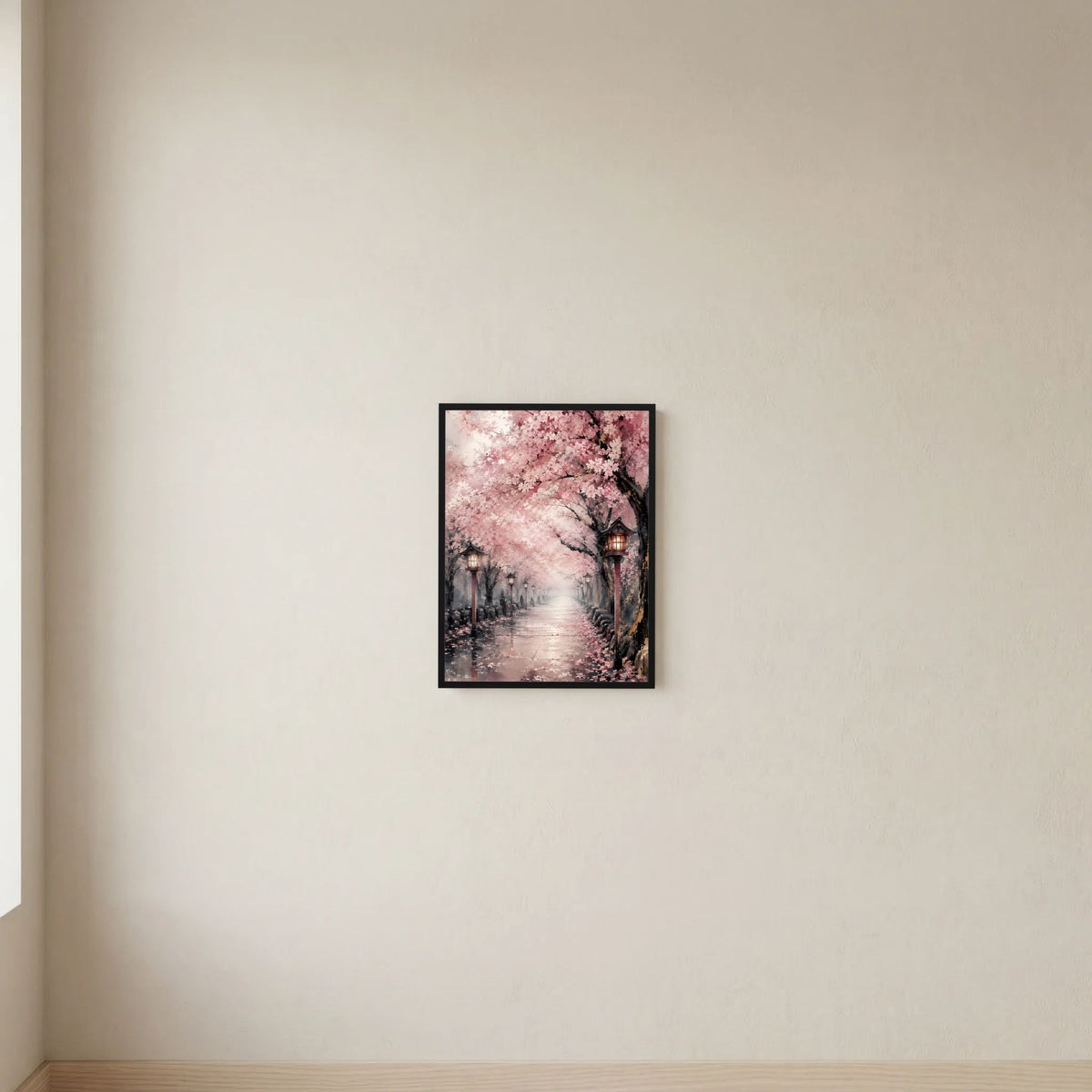 Hochformat-Poster mit rosa Sakura-Blütenallee und Laternen im schwarzen Rahmen
