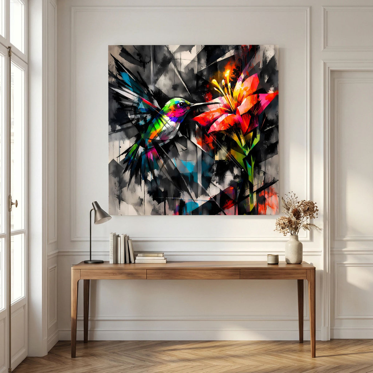 Keilrahmen-Leinwandbild mit Kolibri und großer Blüte, kräftige Farben auf schwarz-grau
