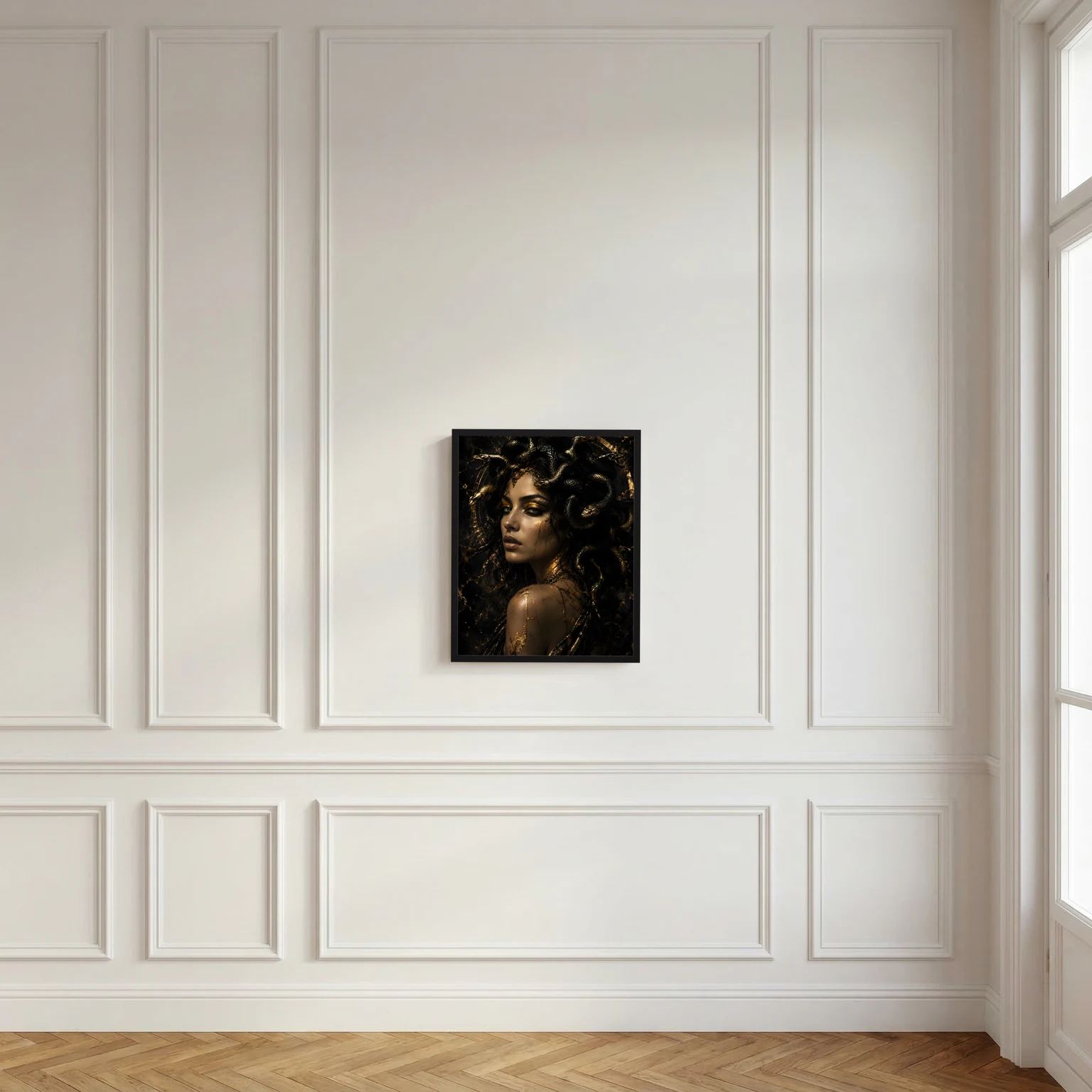Medusa-Poster im schwarzen Rahmen mit Porträt der Frau und goldenen Schlangen, Schwarz-Gold