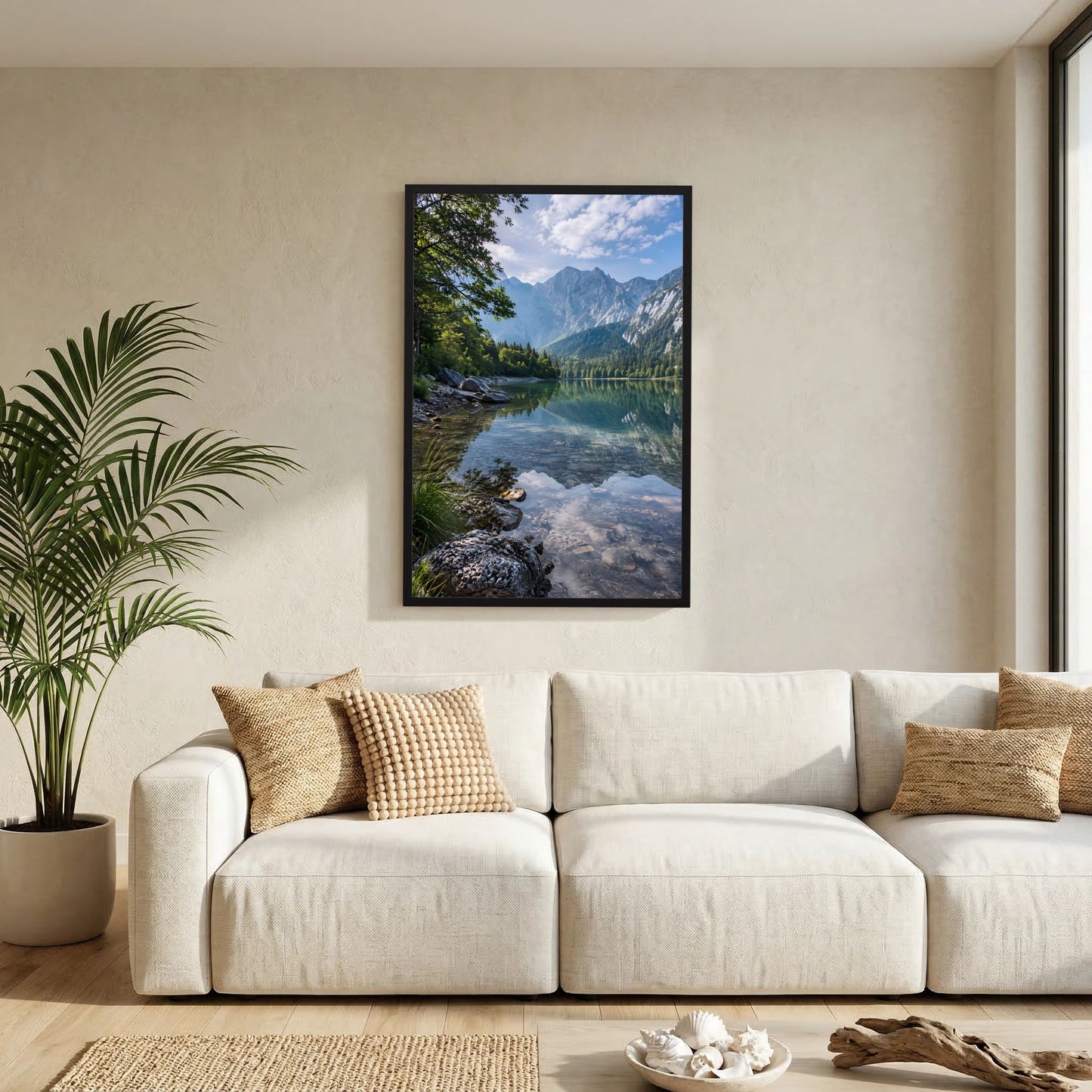 Schwarz gerahmtes Landschaftsposter im Hochformat mit Bergsee und Gebirge