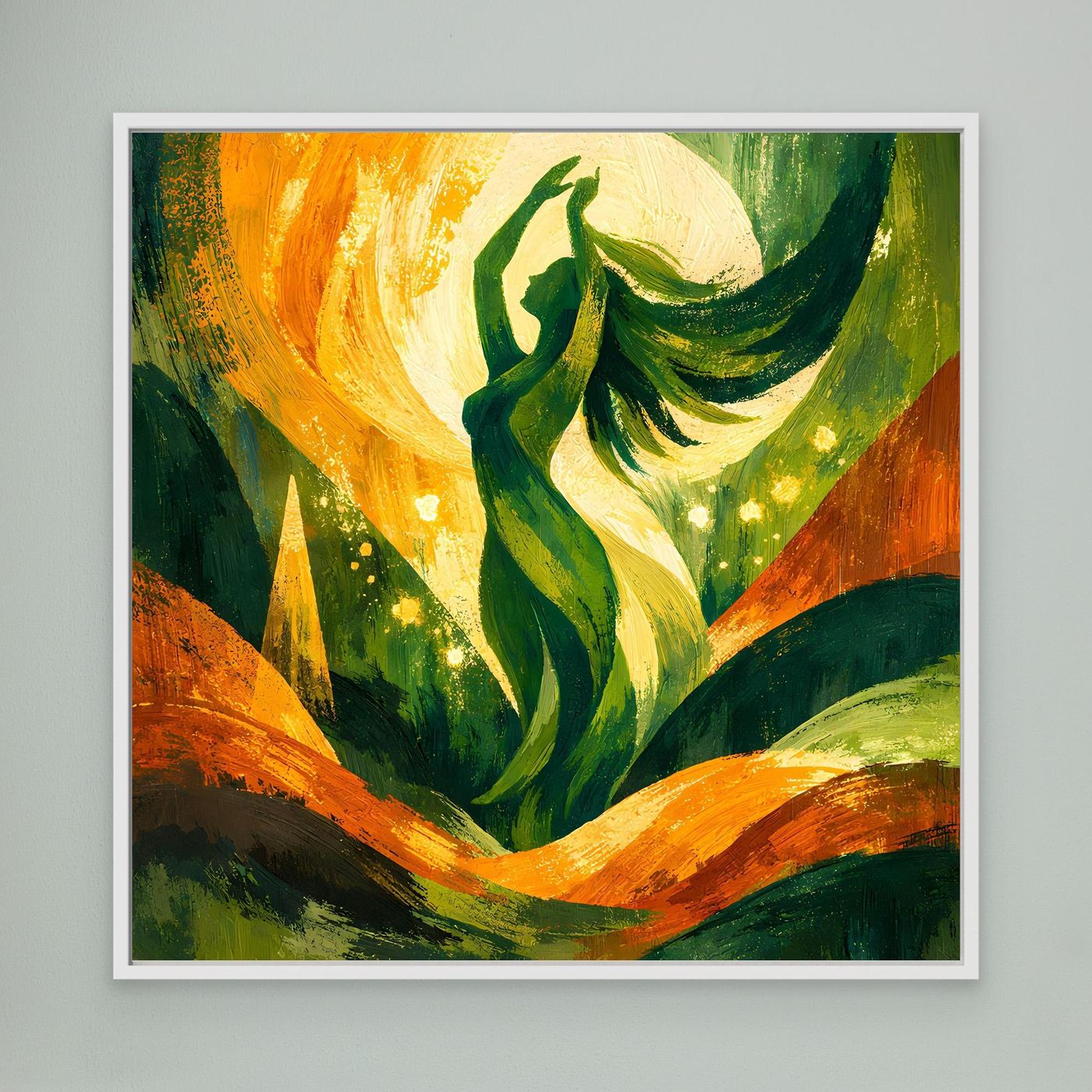 Leinwand-Wandbild mit grüner Göttinnenfigur und gelb-orangen Pinselwirbeln, weiß gerahmt