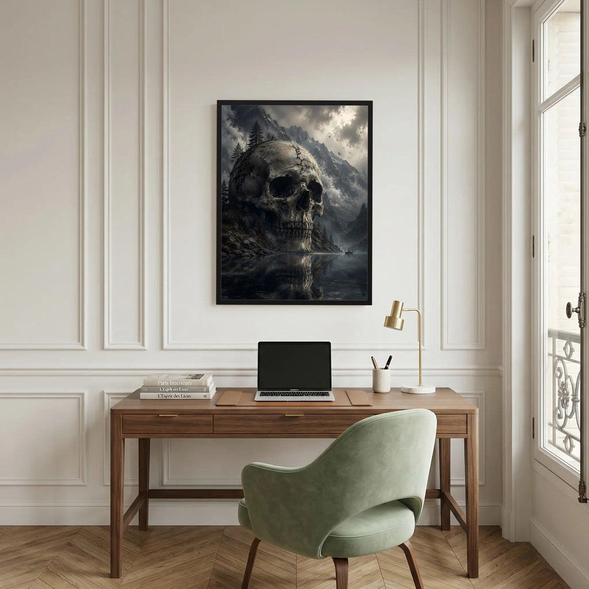 Hochformatiges Poster mit Totenkopf-Silhouette, Bergen und See im Nebel