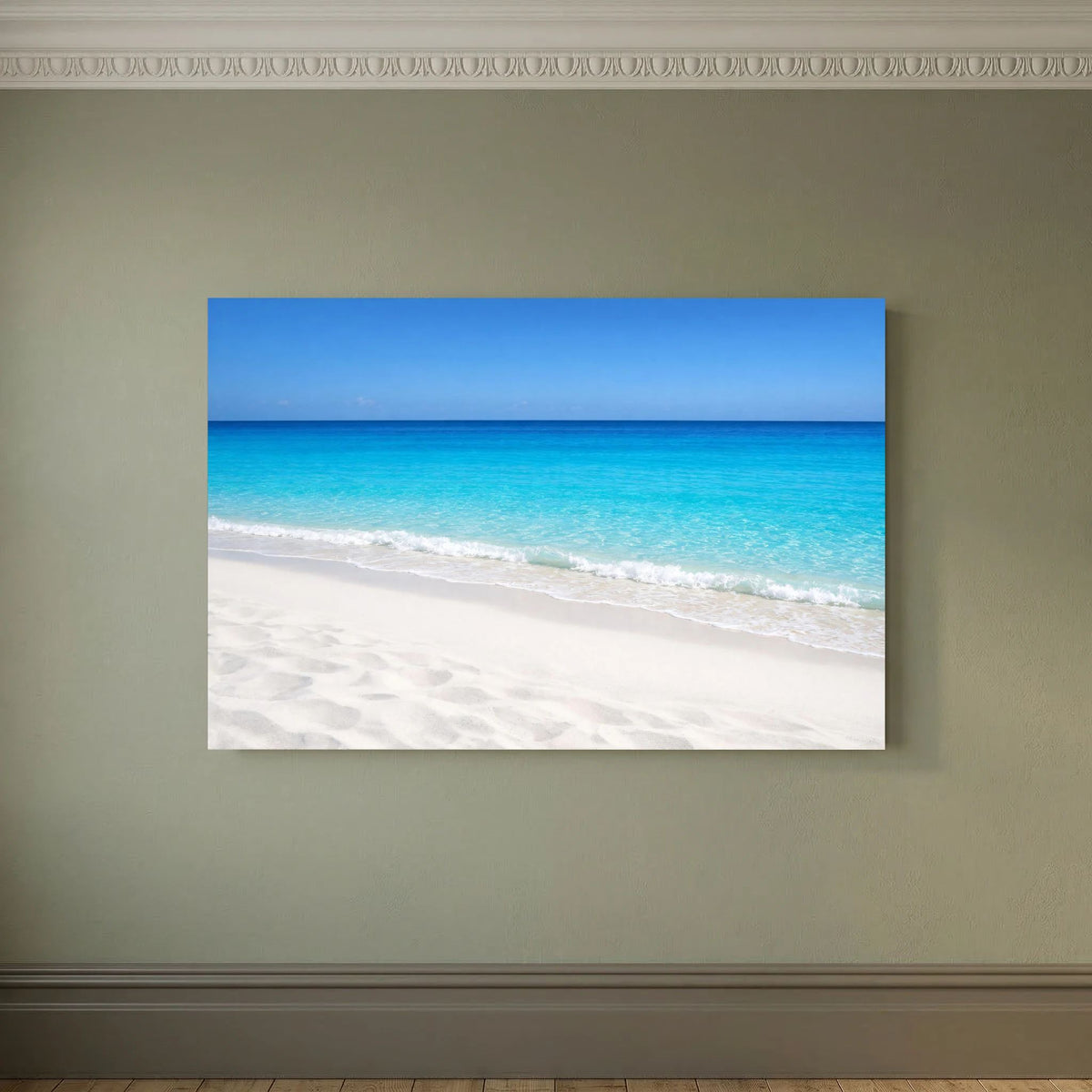 Querformat-Wandbild mit türkisblauem Meer und weißem Sandstrand im Fokus