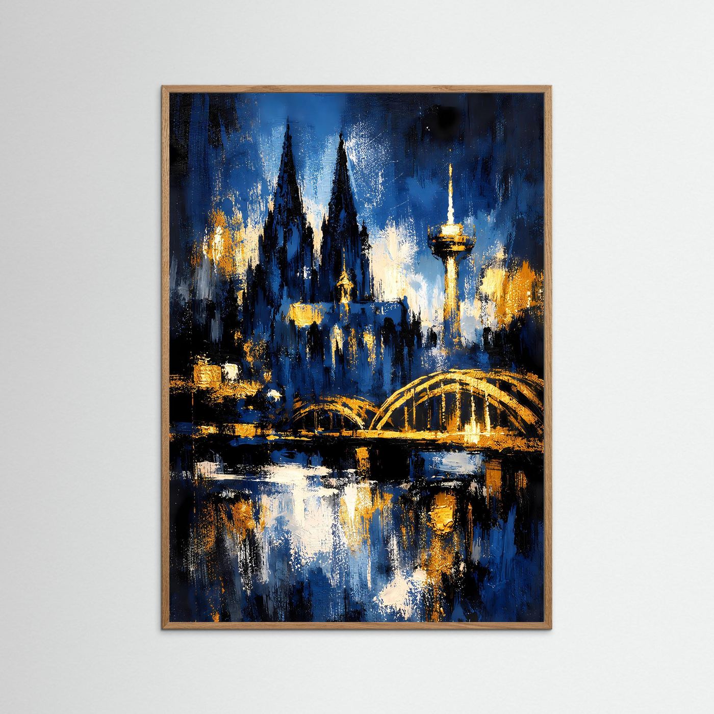 Abstraktes Skyline-Poster im mittelbraunen Holzrahmen, blau-goldene Skyline mit Reflexionen