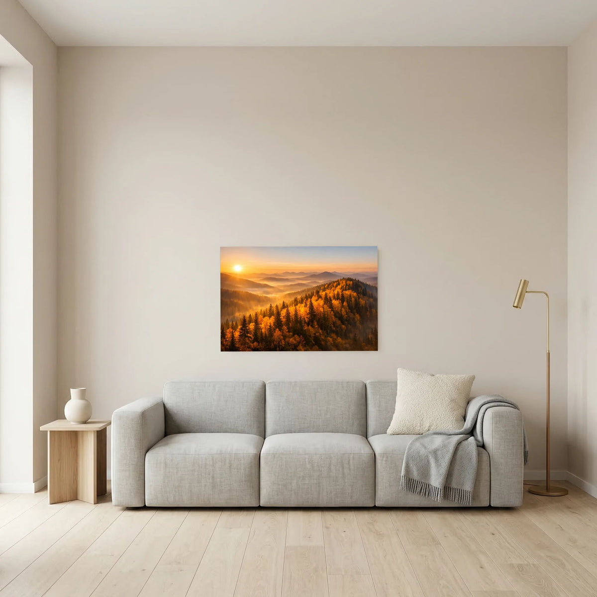 Querformat-Wandbild: Berglandschaft mit goldenem Herbstwald und aufgehender Sonne