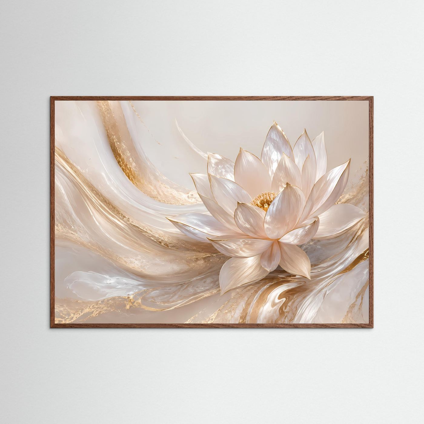 Querformat-Poster mit Lotusblüte in Creme und Gold im dunklen Eichenrahmen