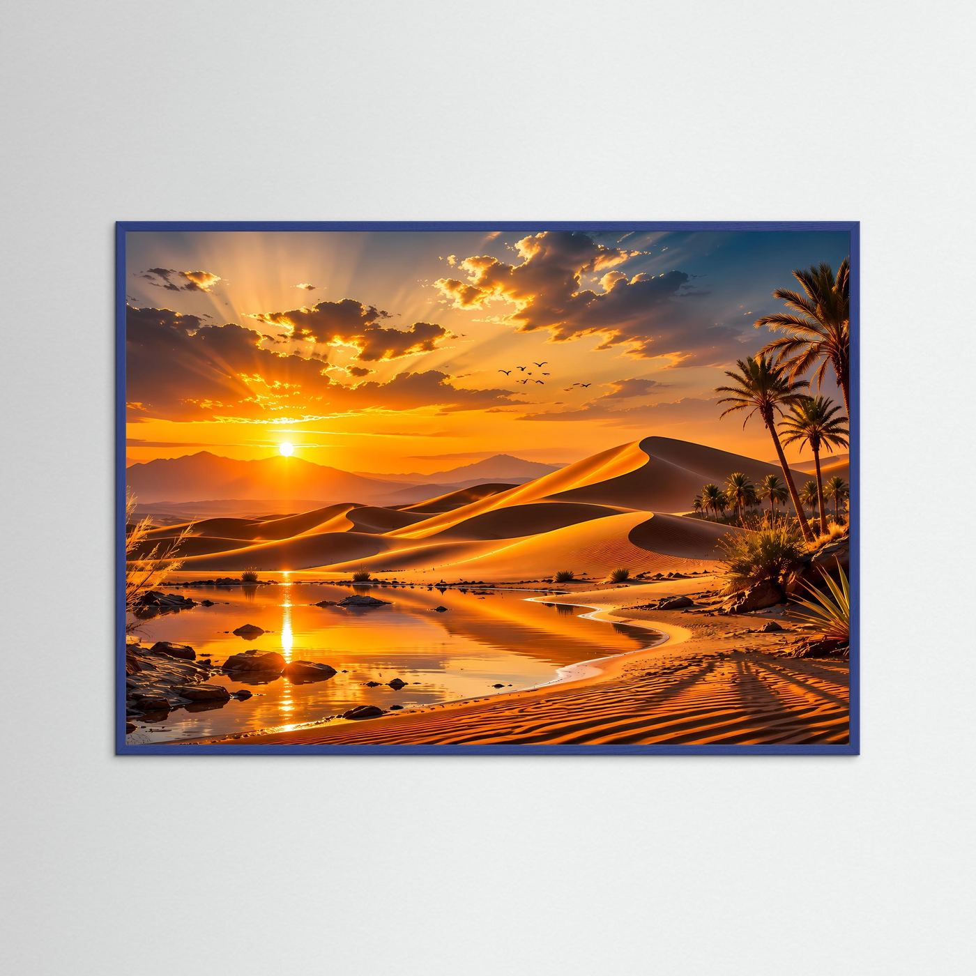 Wandbild mit blauem Rahmen: goldener Sonnenuntergang in der Wüste, Dünen und Palmen