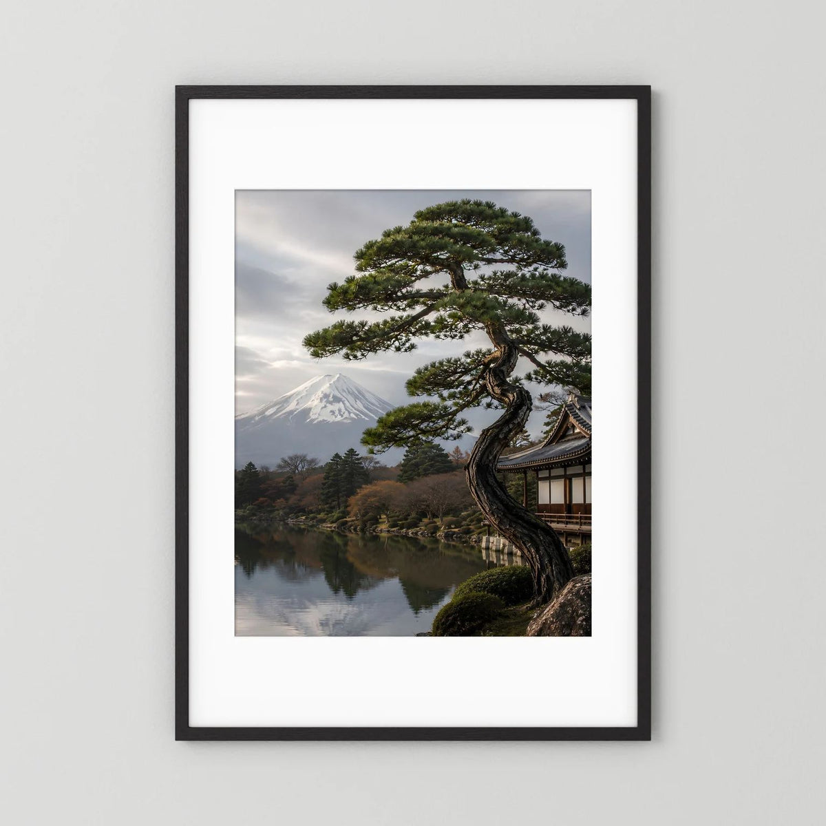 Hochformatposter mit schwarzem Rahmen und weißem Passepartout, japanische Gartenansicht