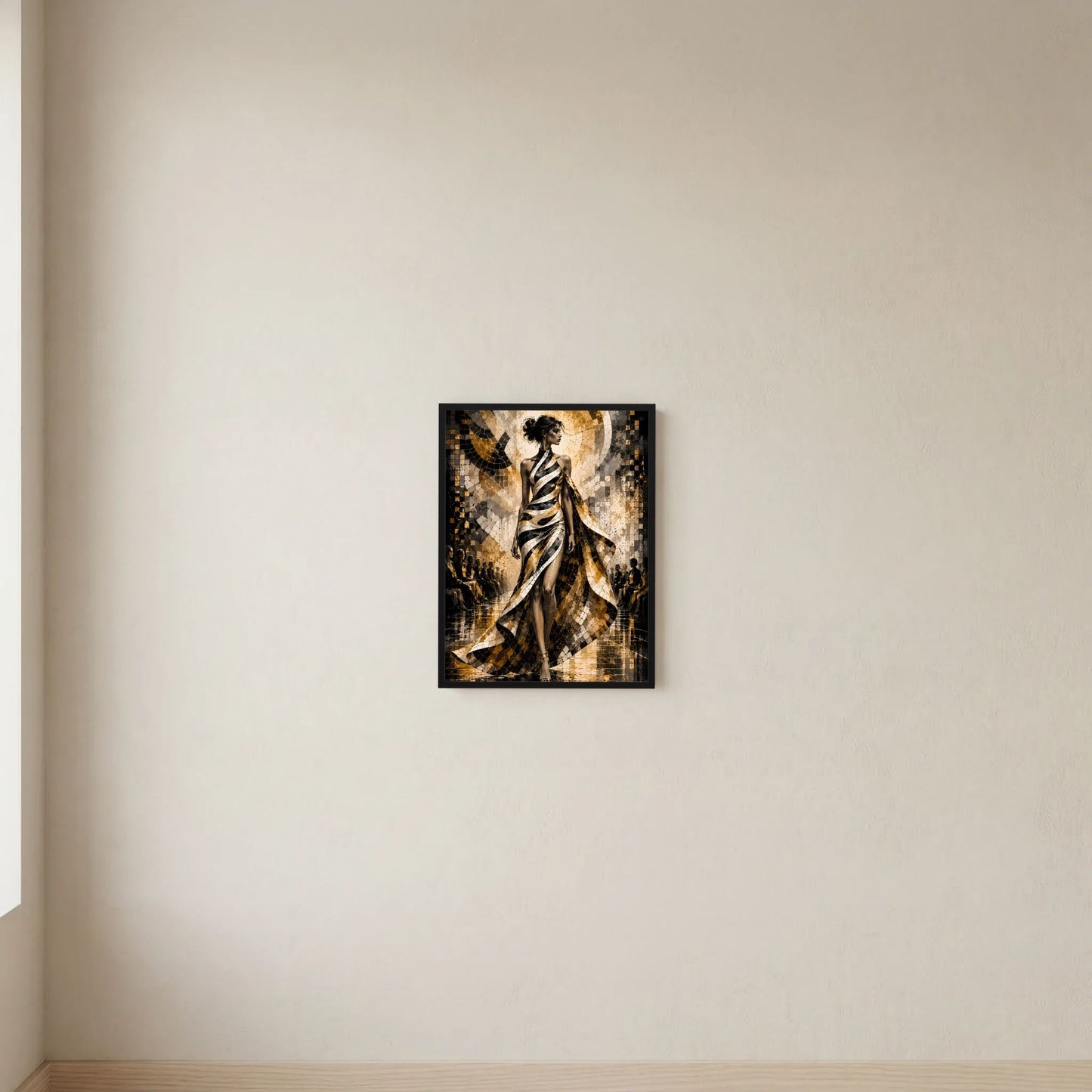 Hochformatiges, gerahmtes Poster mit eleganter Frau in Schwarz, Weiß und Gold