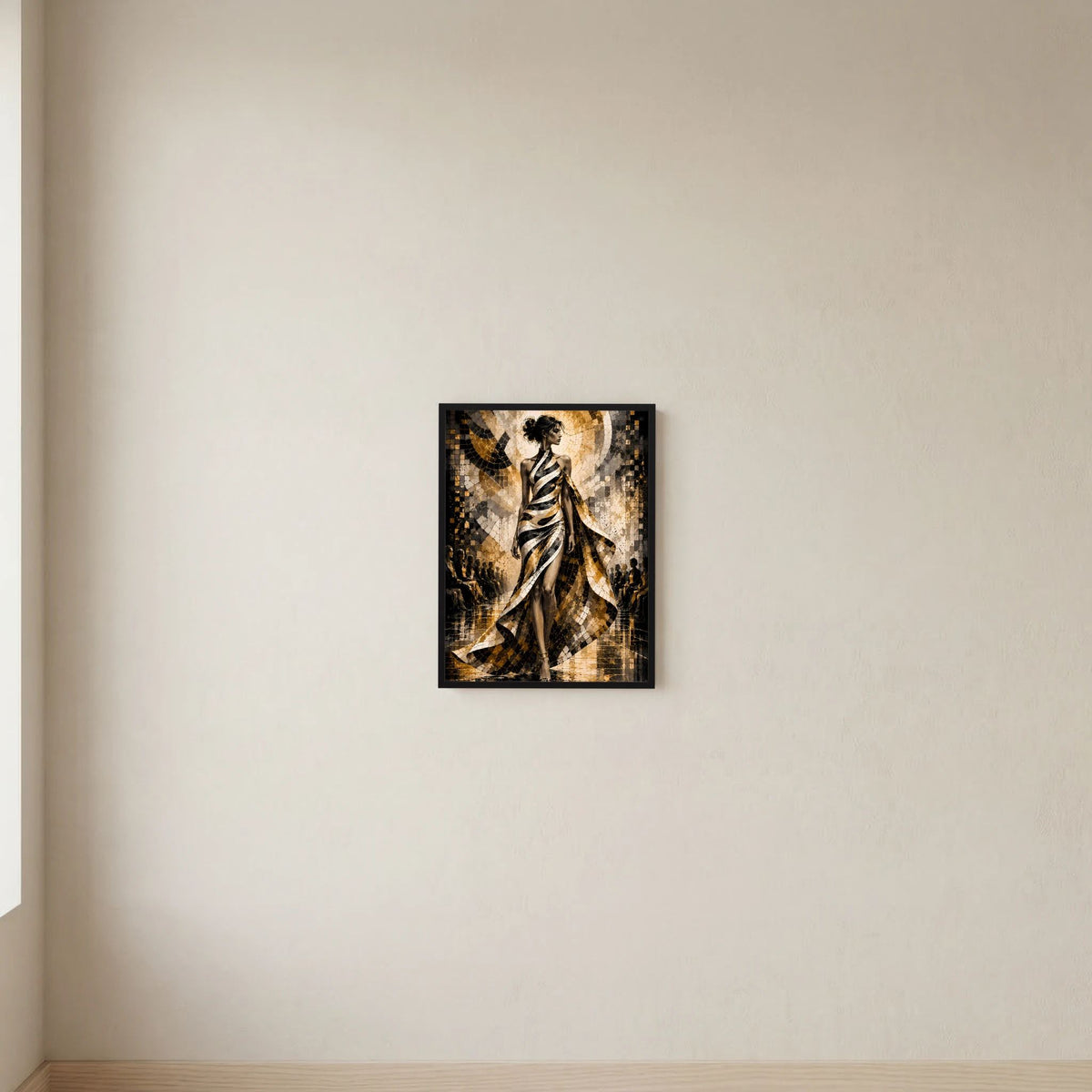 Hochformatiges, gerahmtes Poster mit eleganter Frau in Schwarz, Weiß und Gold