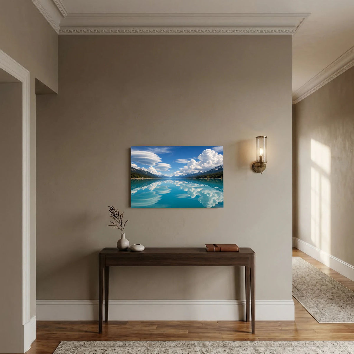 Wandbild im Querformat mit Alpensee, Bergen und Wolkenspiegelung