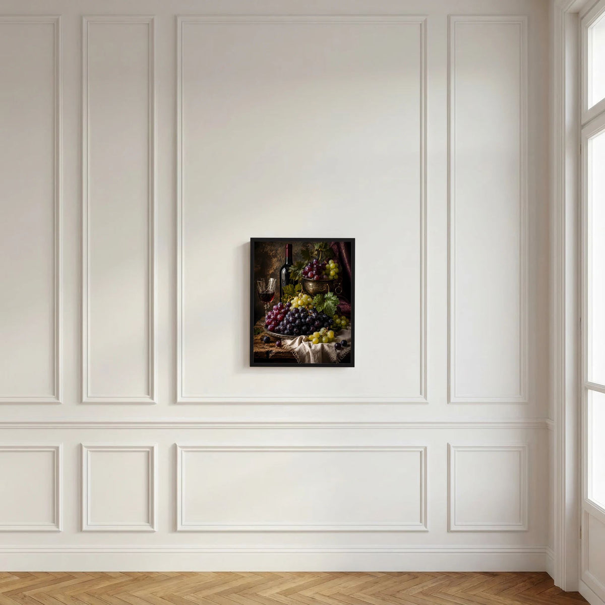 Gerahmtes Poster im Hochformat mit Weinflasche, Weinglas und Weintrauben als Stillleben