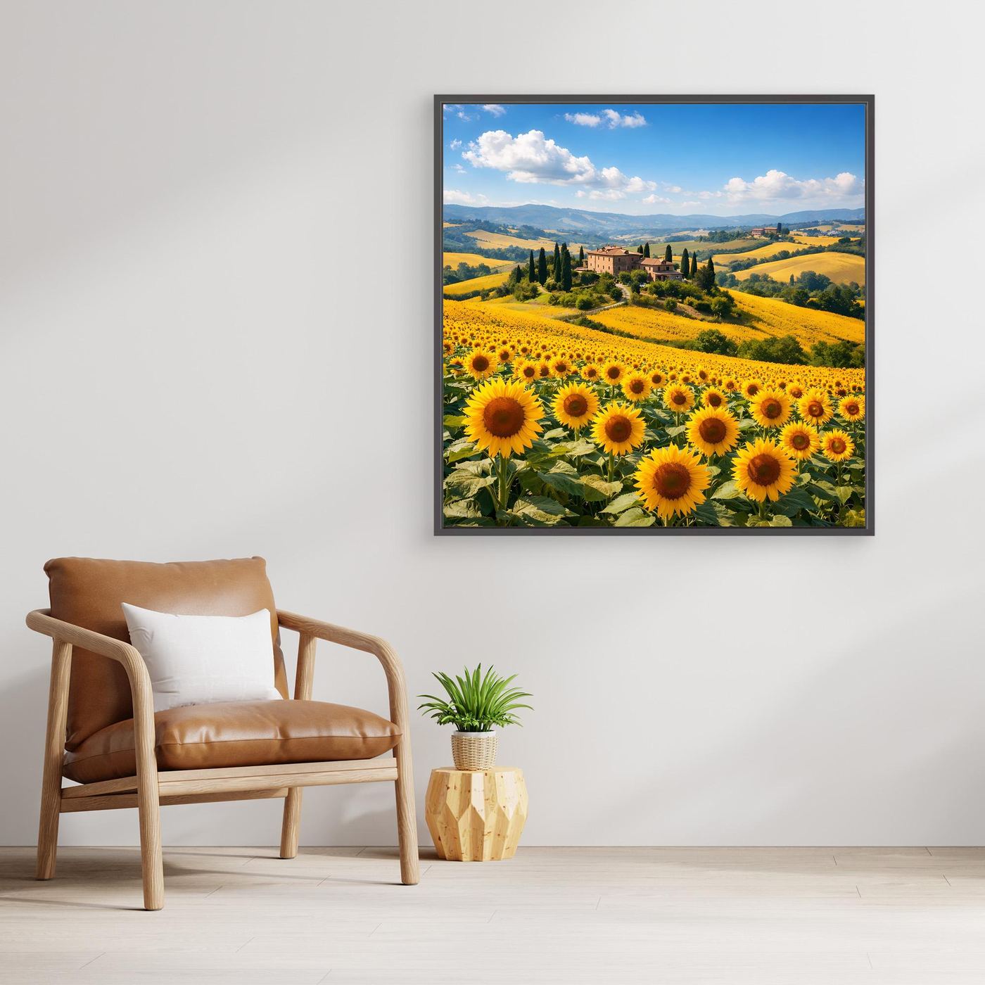 Leinwandbild mit Sonnenblumenfeld und Toskana-Landschaft, quadratisch mit hellem Rahmen