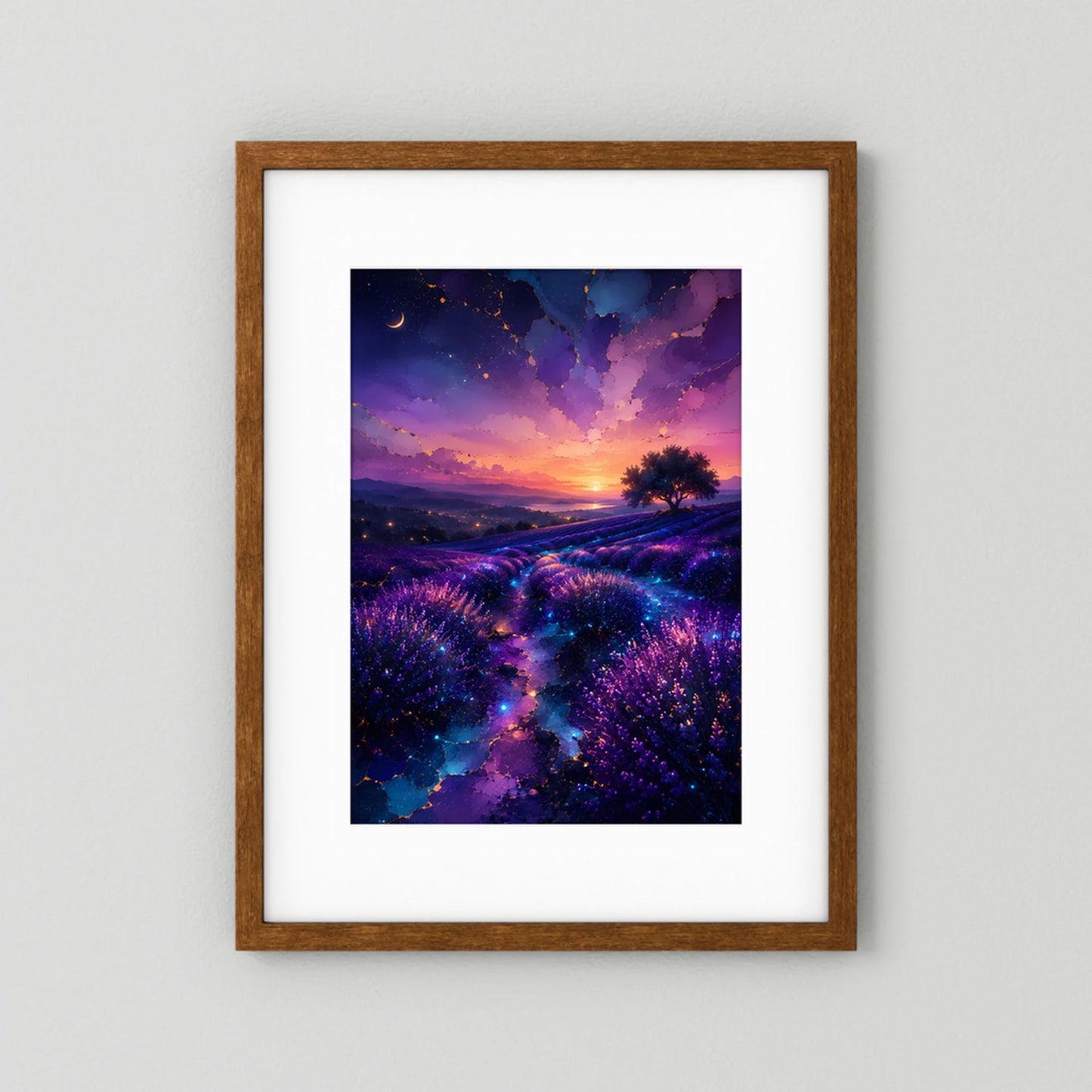 Hochformat-Poster Lavendelfeld bei Sonnenuntergang, violett-blau, Holzrahmen braun, weißer Rand