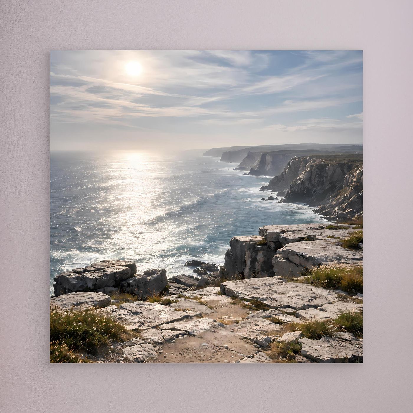 Leinwandbild Steilküste am Meer mit Felsen, Meer und Sonnenaufgang ohne sichtbaren Rahmen