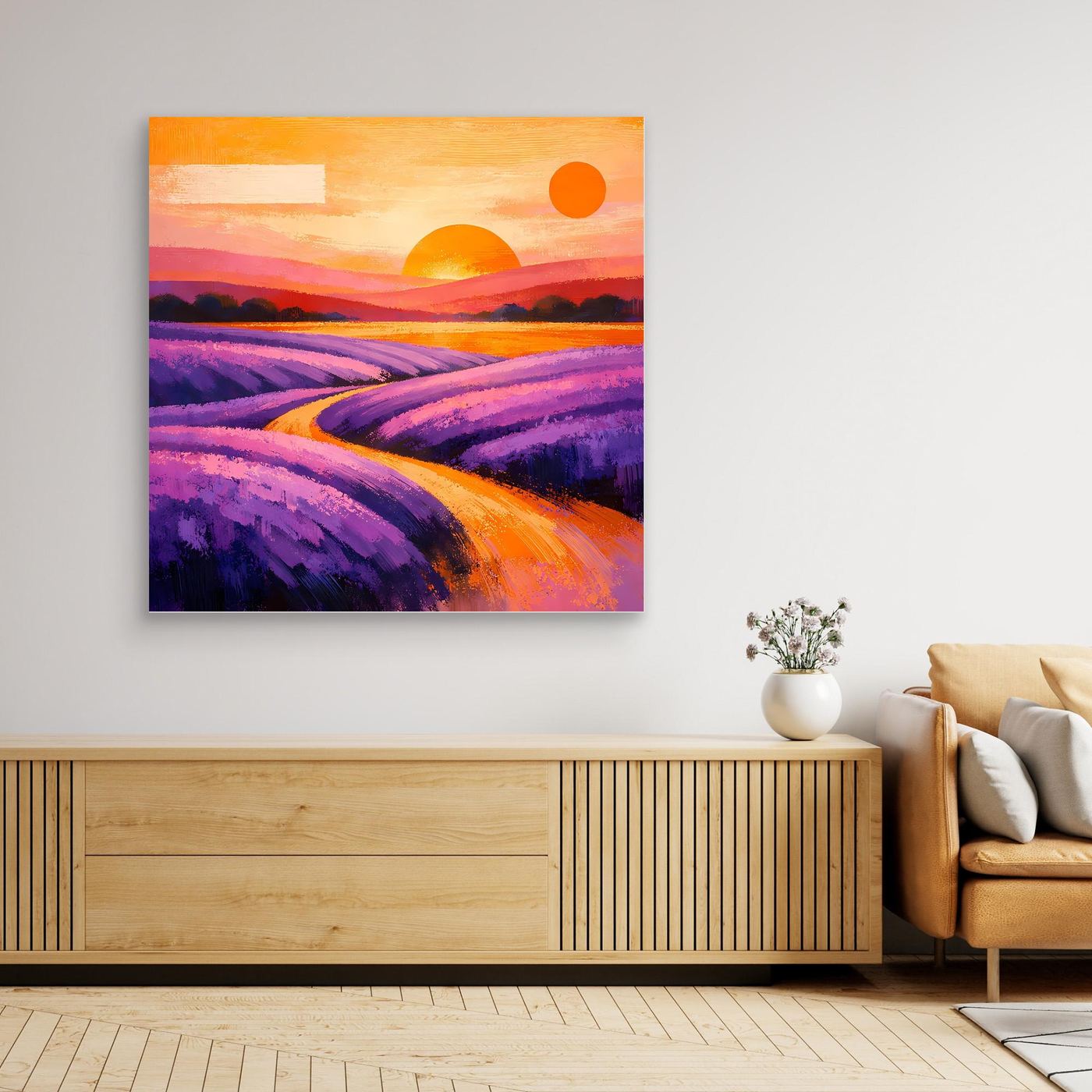 Quadratisches Leinwandbild mit Sonnenuntergang, violetten Lavendelpflanzen und orangefarbenen Wegen