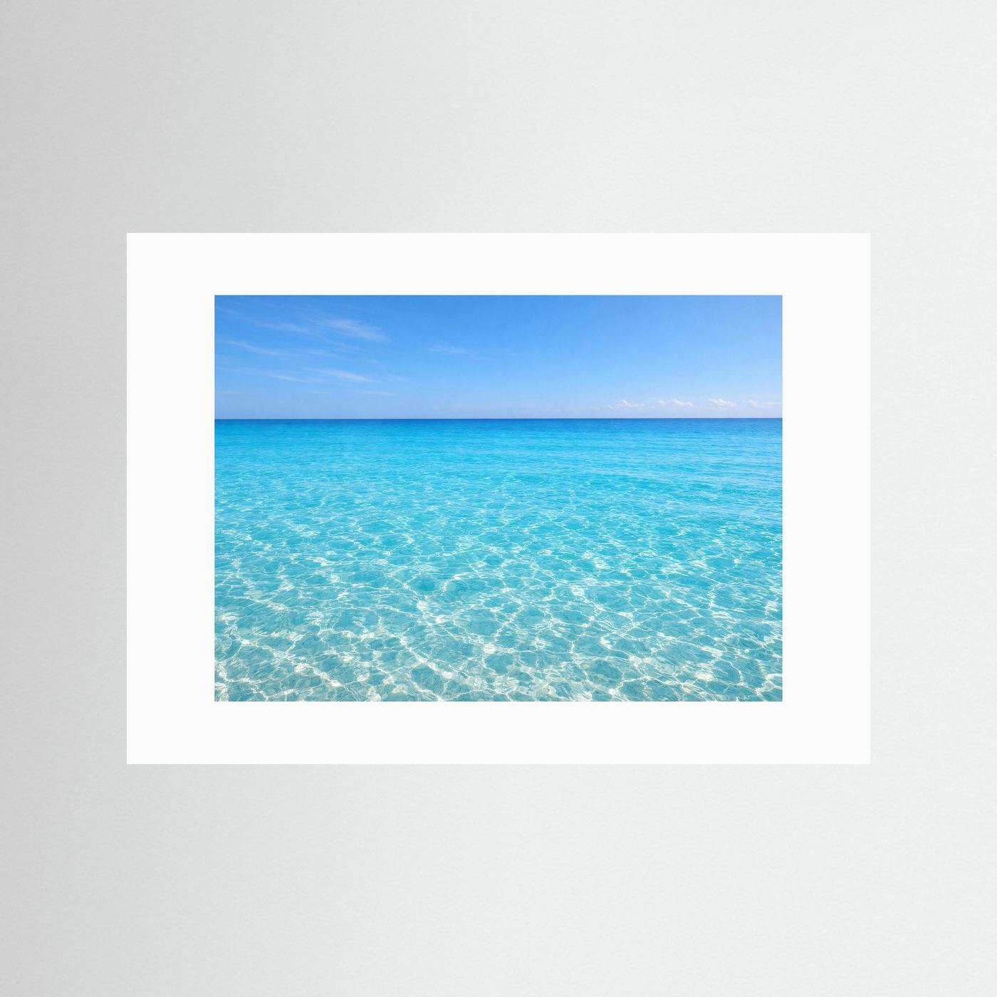 Wandbild mit Meerwasser-Fotomotiv, türkisblaues Wasser, weißes Passepartout ohne Rahmen