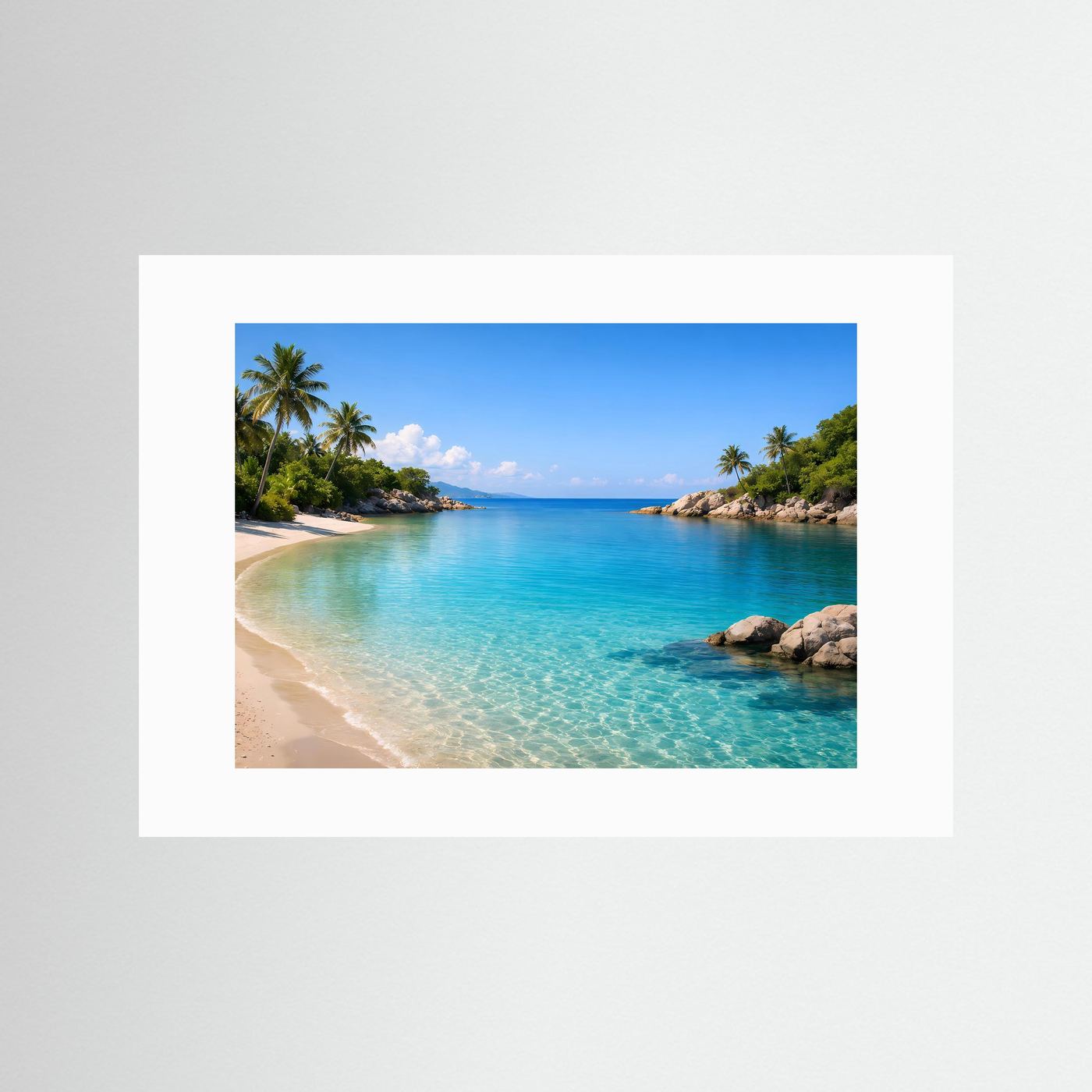 Strandposter im Querformat mit weißem Passepartout, türkisblaues Meer und Palmen
