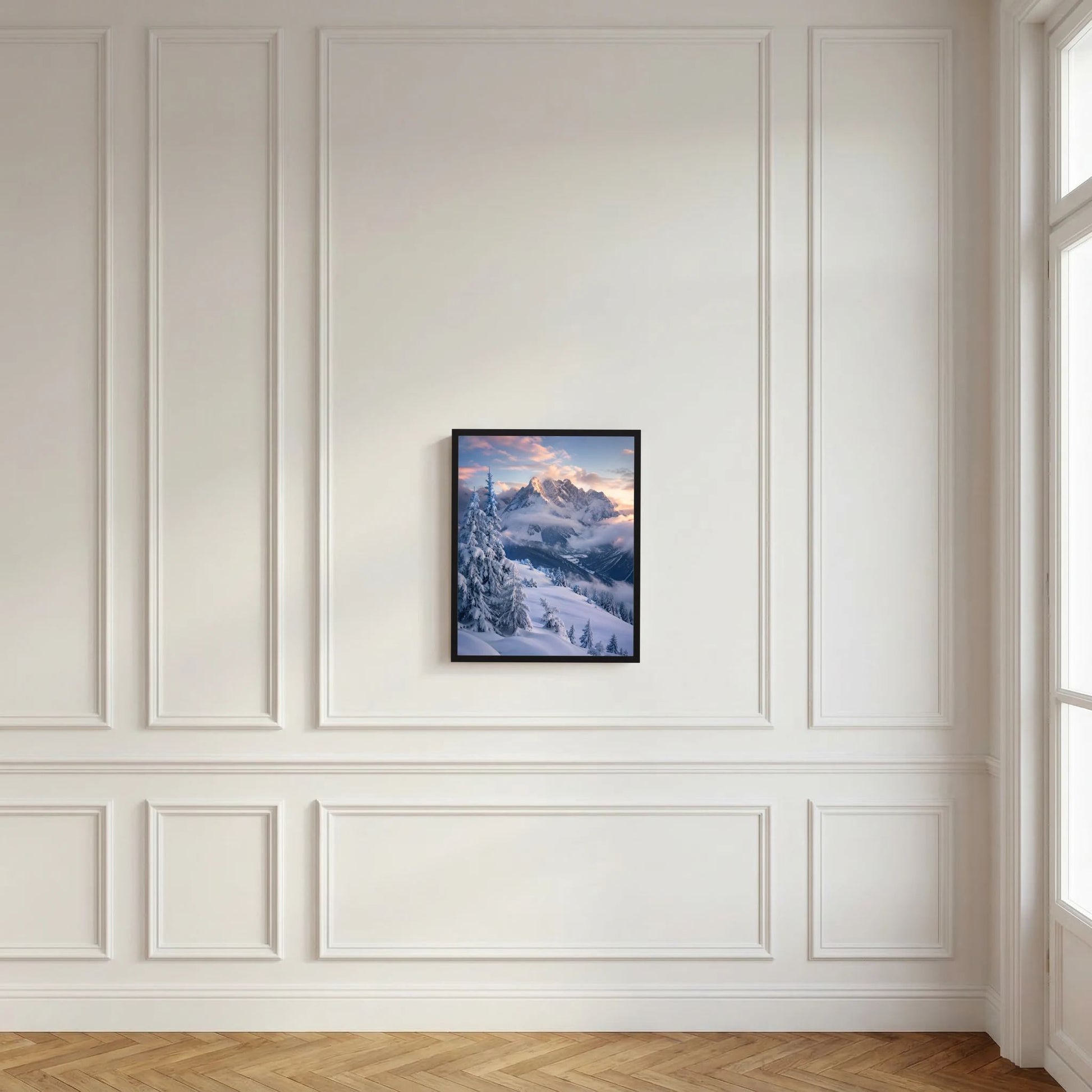 Gerahmtes Hochformat-Poster mit Winterlandschaft aus verschneiten Bergen und Tal