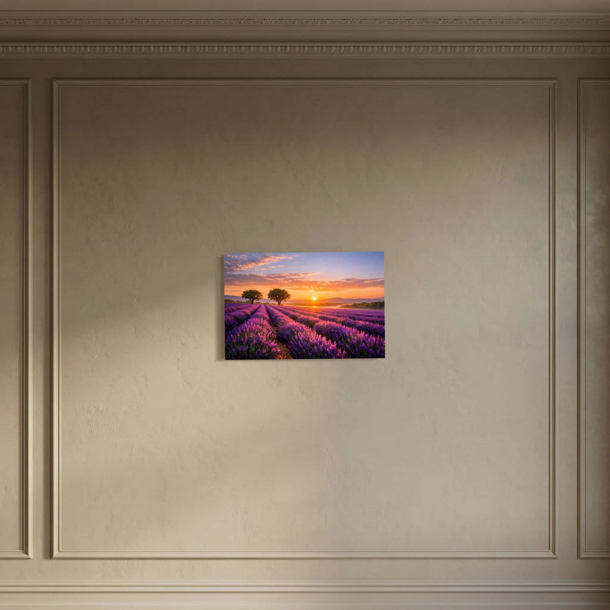 Lavendelfeld-Wandbild im Querformat mit lila Blüten und orange-purpurfarbenem Himmel