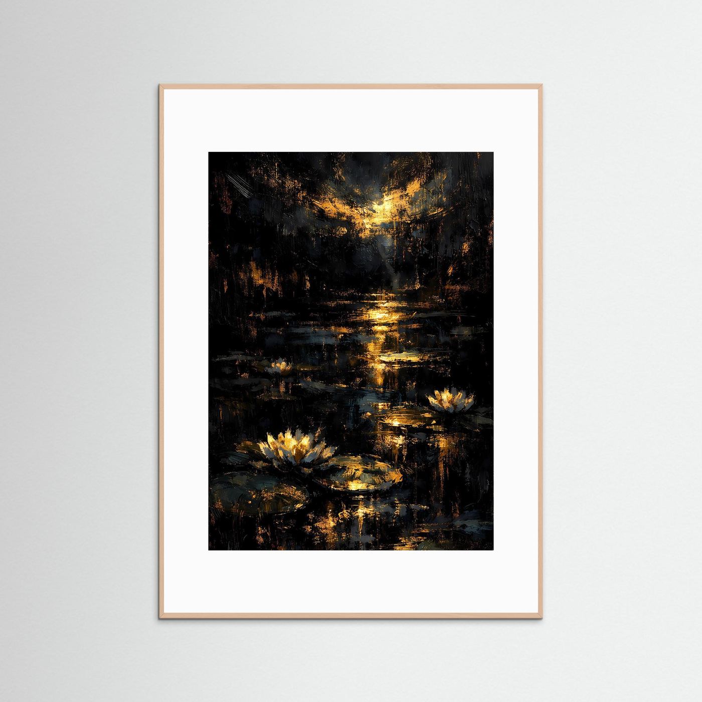 Poster mit Seerosenmotiv in Gold auf dunklem Hintergrund, beiger Holzrahmen