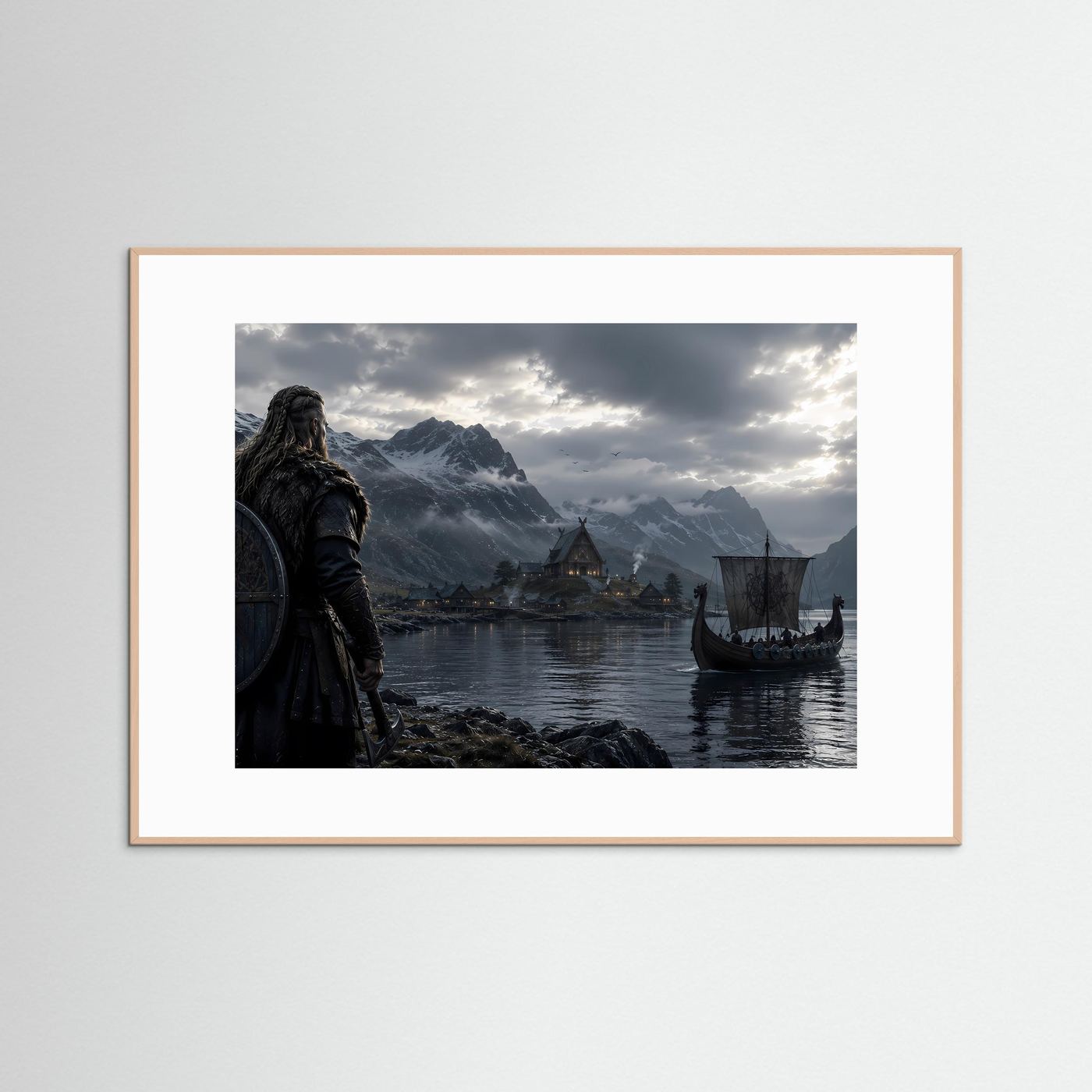 Querformat-Poster: Vikinger am Fjord mit Langschiff, Holzrahmen (hellbraun)