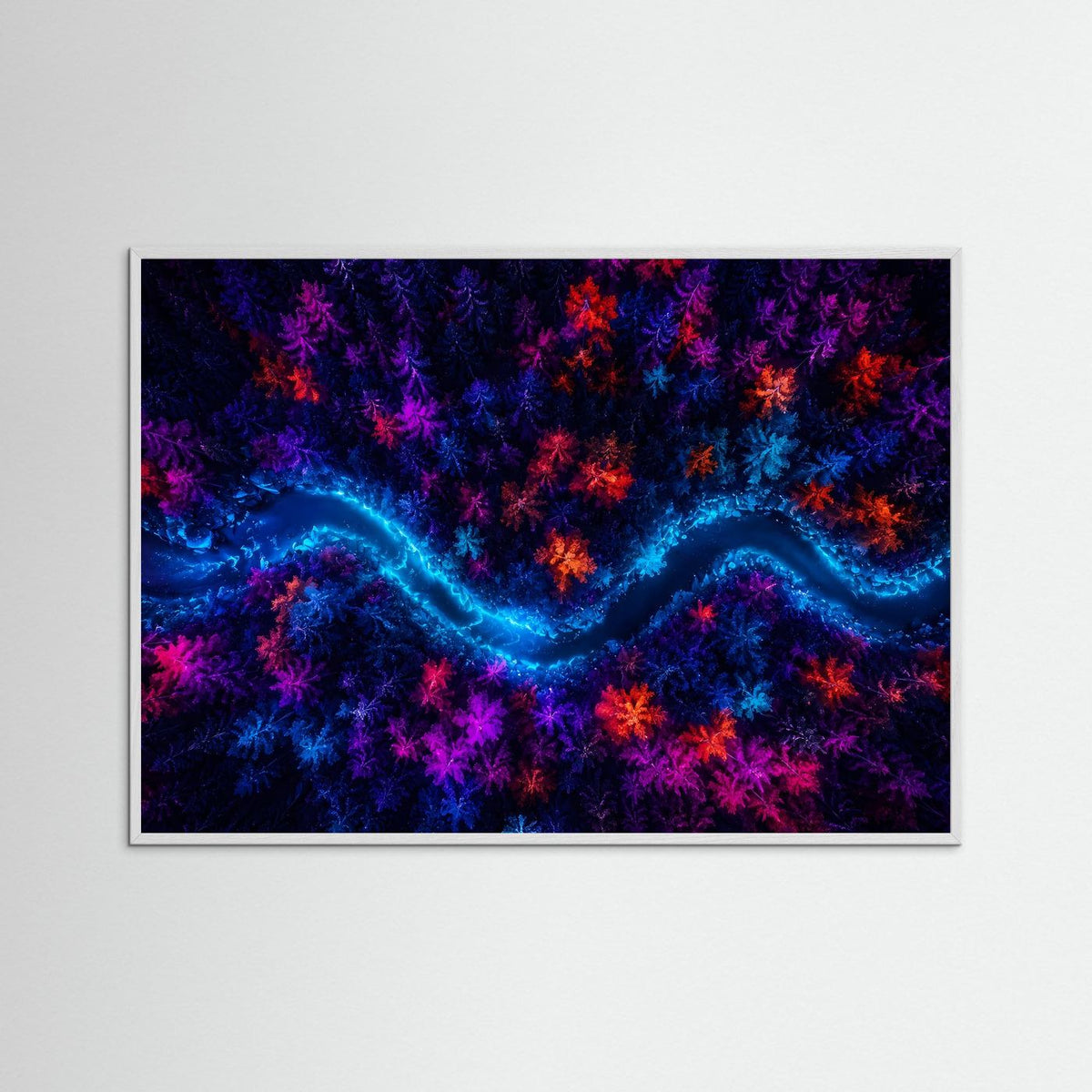 Wandbild mit leuchtenden Flusslinien und Neonwäldern, im Holzrahmen