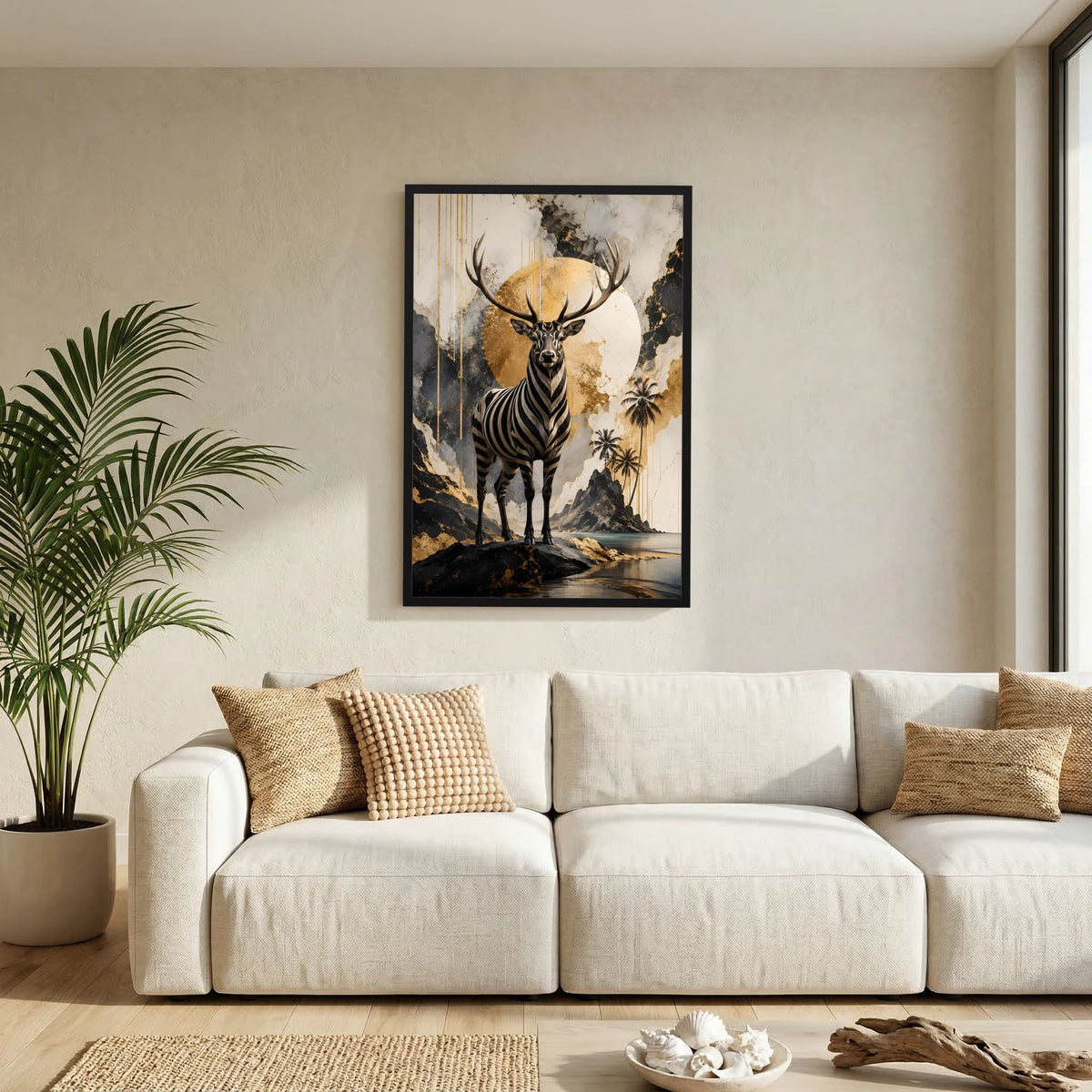 Kunstposter im Hochformat mit Zebramuster-Hirsch und goldenen Akzenten, im schwarzen Rahmen