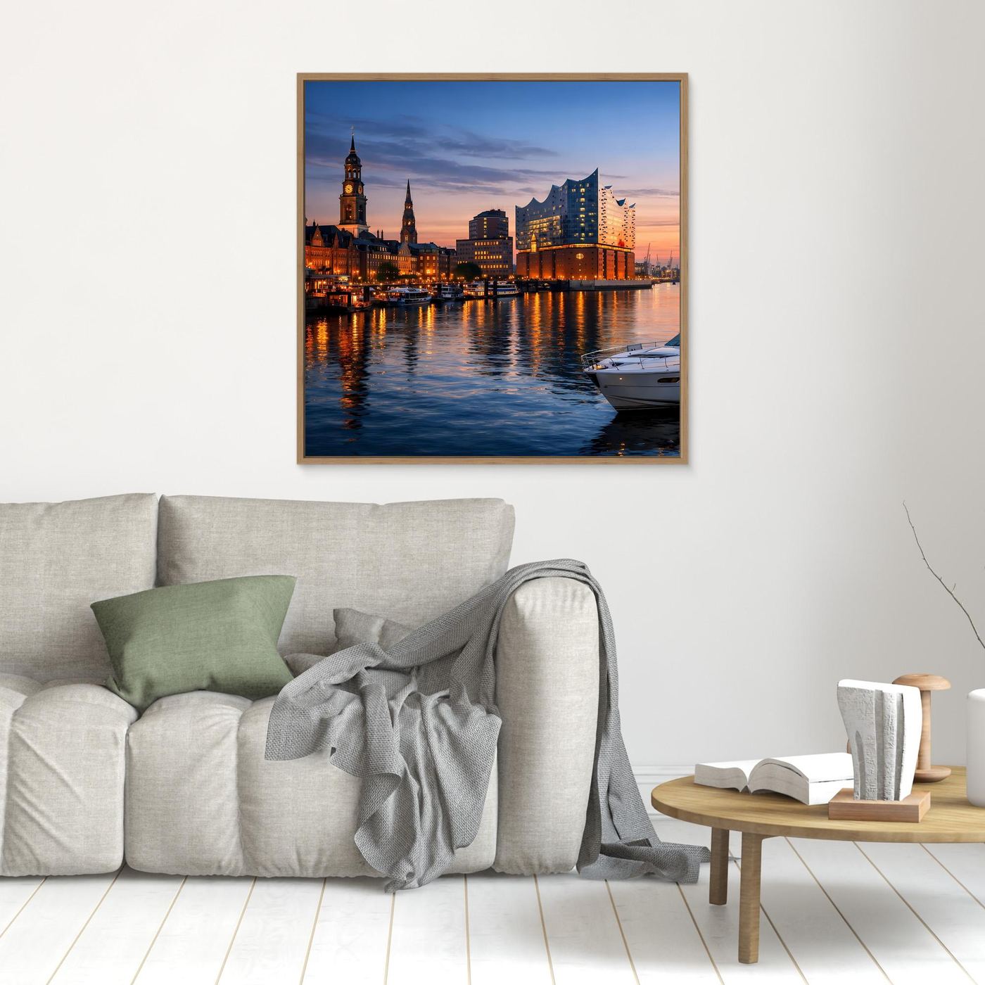 Leinwand-Wandbild der Hamburger Skyline am Wasser mit Holzrahmen