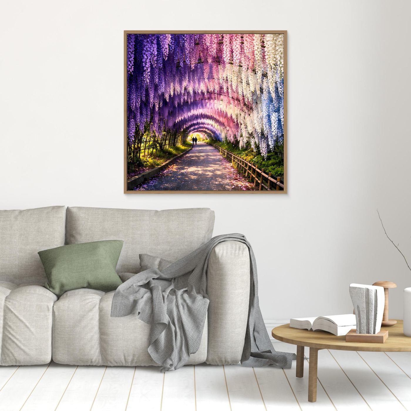 Leinwandbild Wisterientunnel mit lila, rosa und cremefarbenen Blüten, Weg; brauner Rahmen