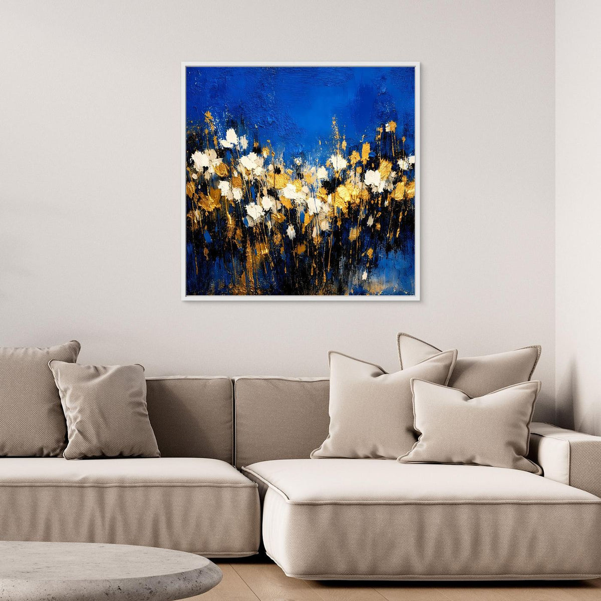Wandbild: abstrakte Blumenwiese in Blau, Weiß und Gold, mit Rahmen und gelben Akzenten
